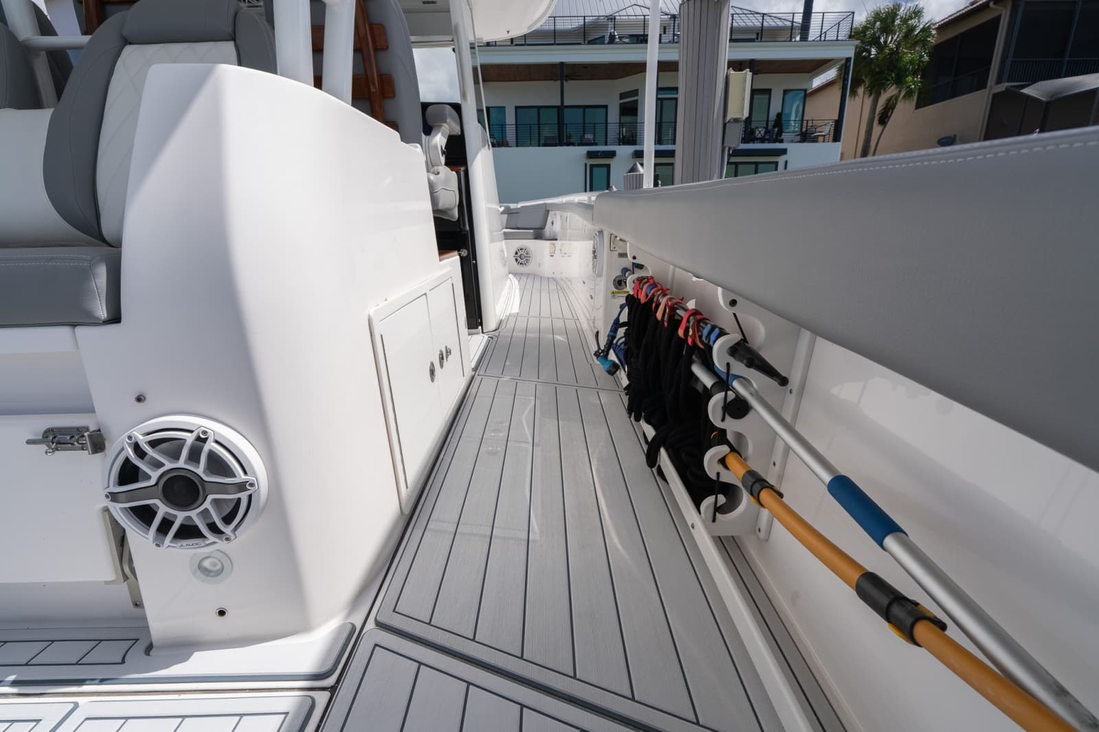 2023 Everglades 395 Center Console - Photo 10