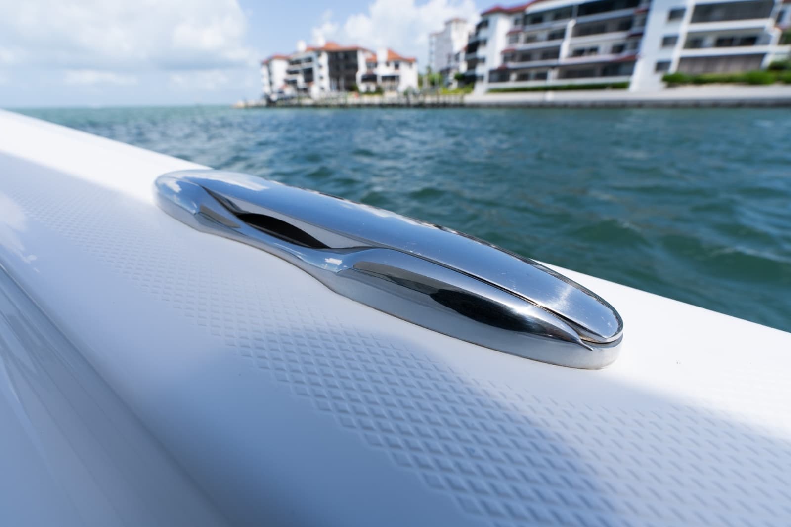 2023 Everglades 395 Center Console - Photo 40