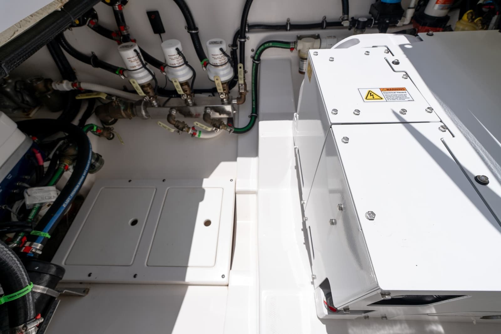 2023 Everglades 395 Center Console - Photo 57