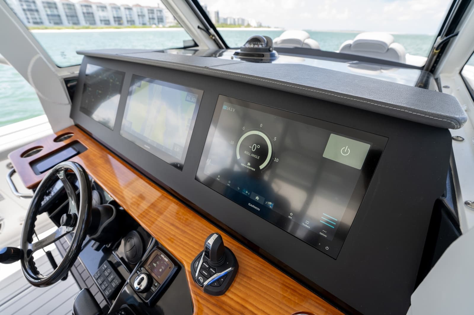 2023 Everglades 395 Center Console - Photo 27