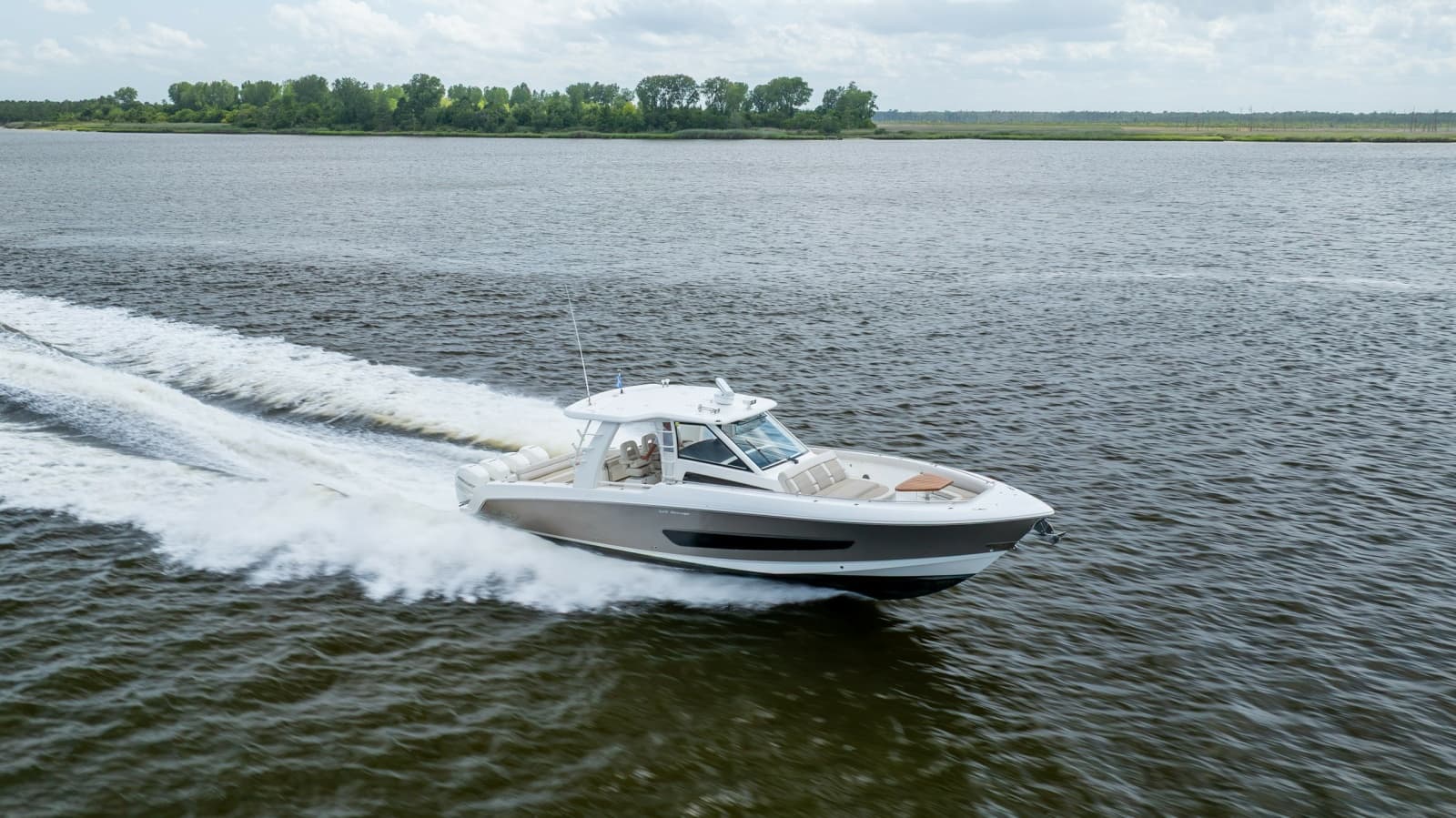 2017 Boston Whaler 420 Outrage - Photo 1