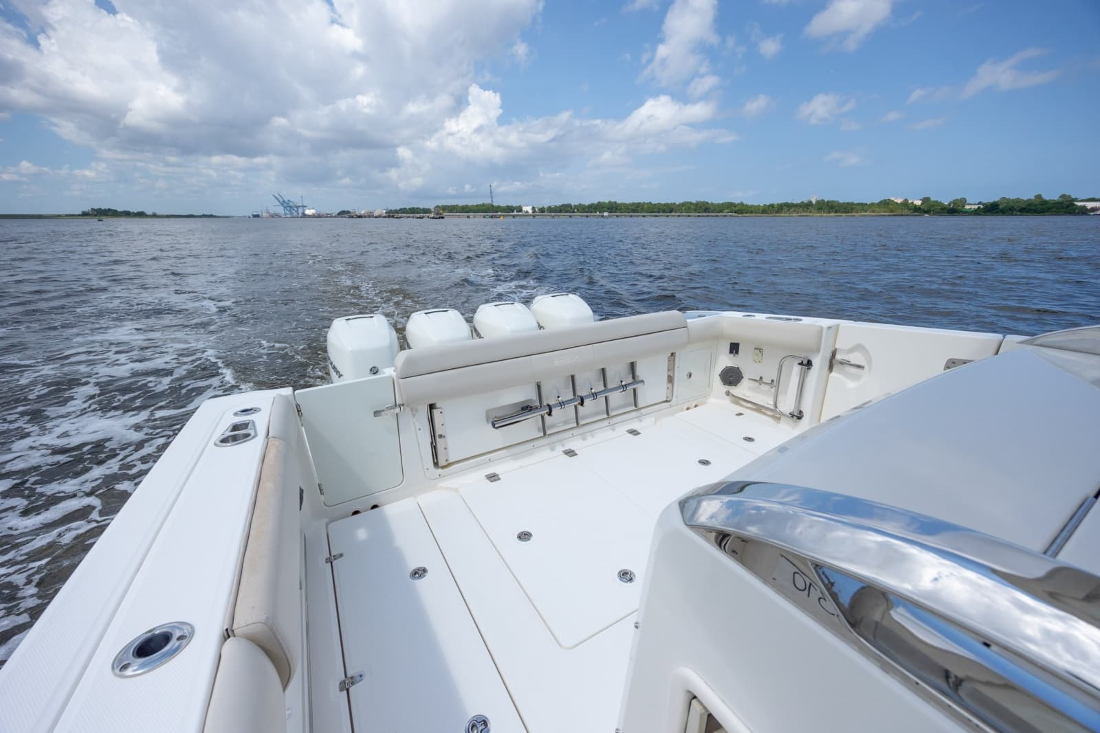 2017 Boston Whaler 420 Outrage - Photo 31