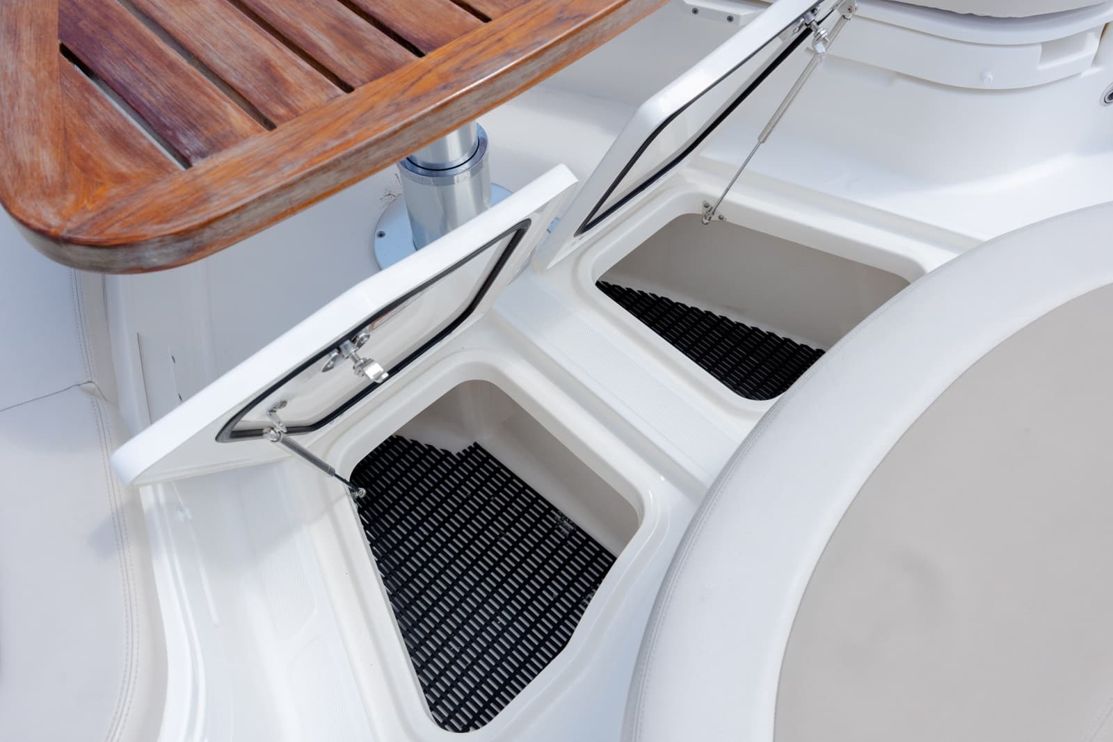 2017 Boston Whaler 420 Outrage - Photo 72