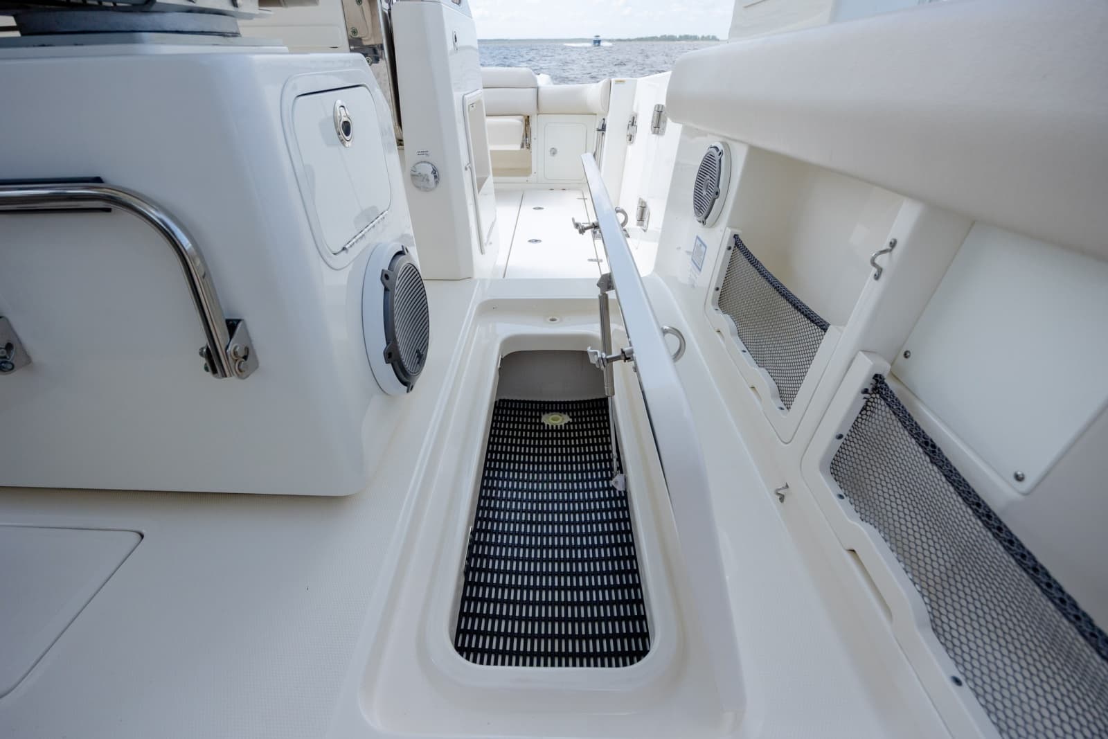 2017 Boston Whaler 420 Outrage - Photo 64