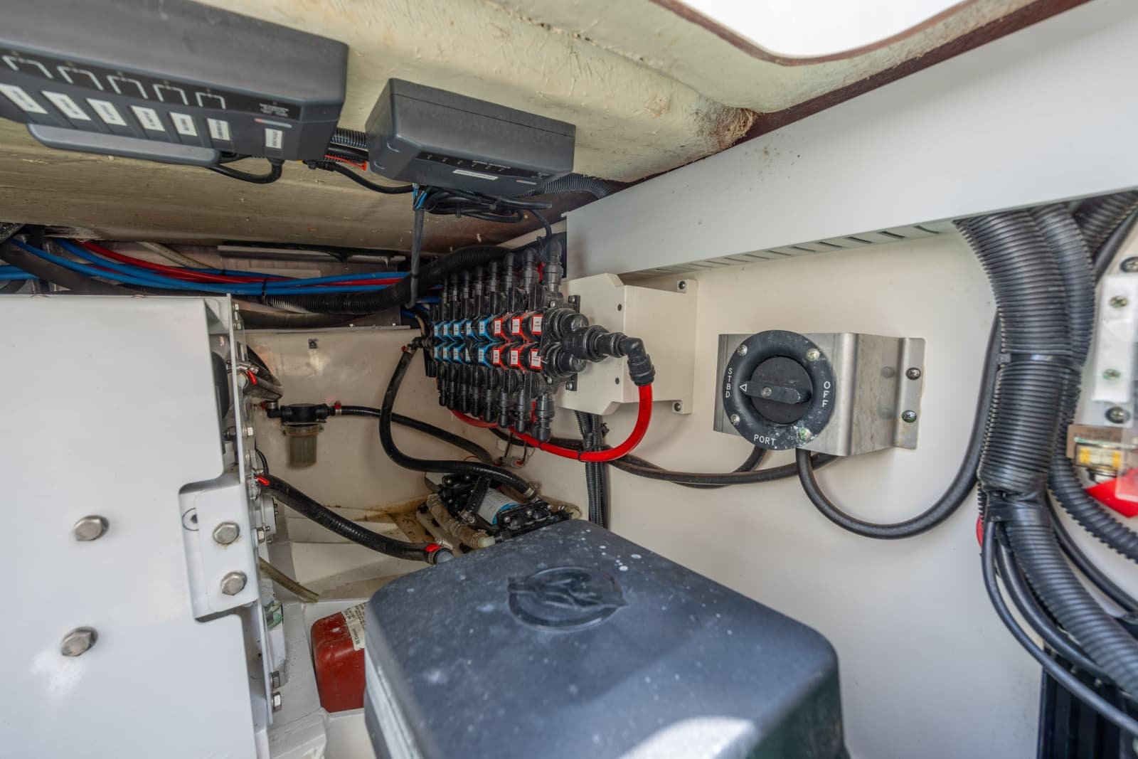 2017 Boston Whaler 420 Outrage - Photo 28