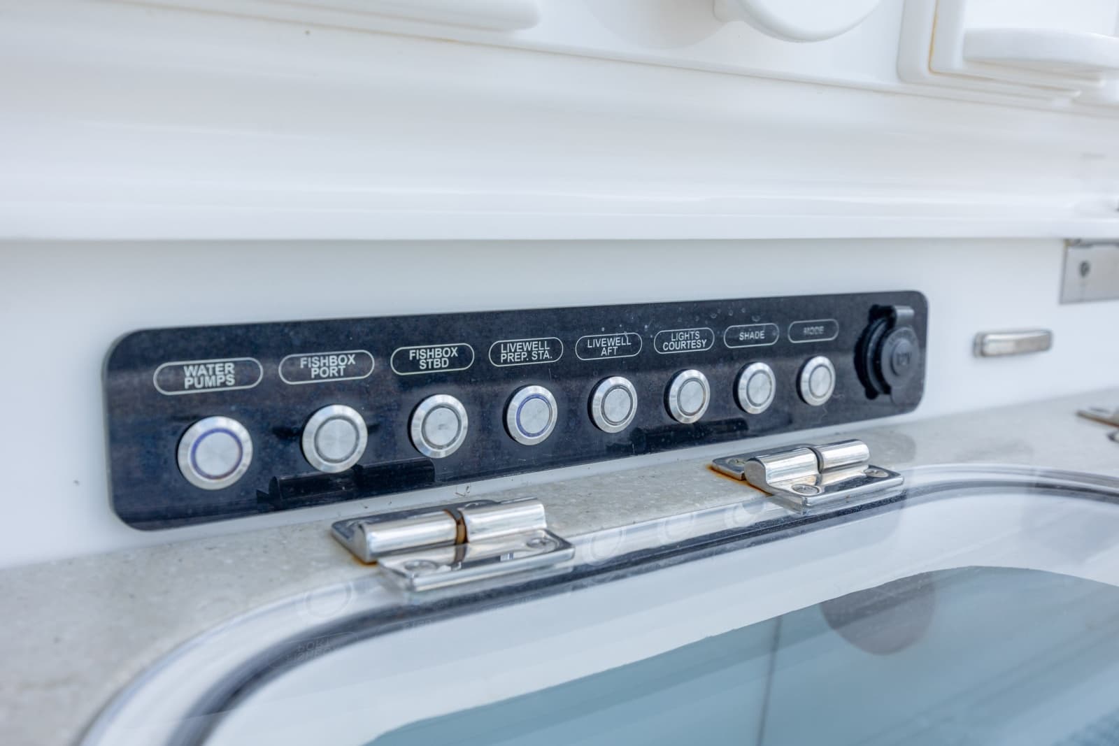 2017 Boston Whaler 420 Outrage - Photo 47