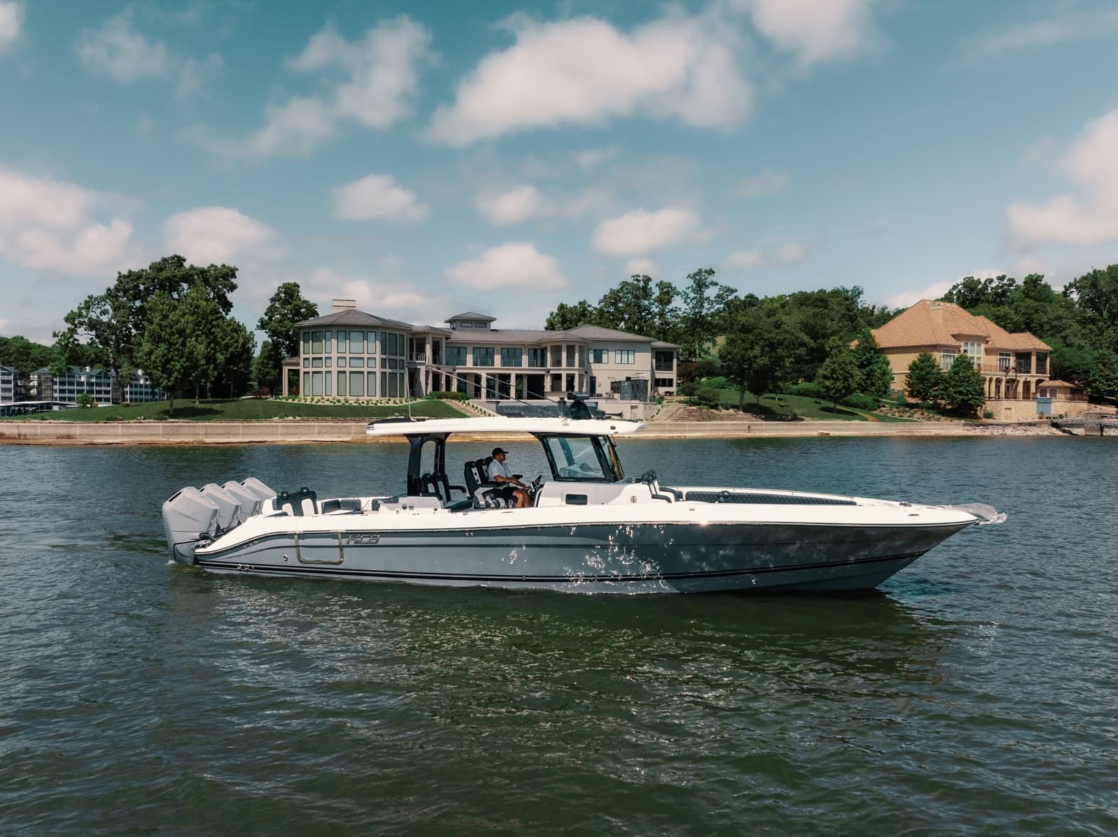 2024 HCB 42 Lujo - Photo 2