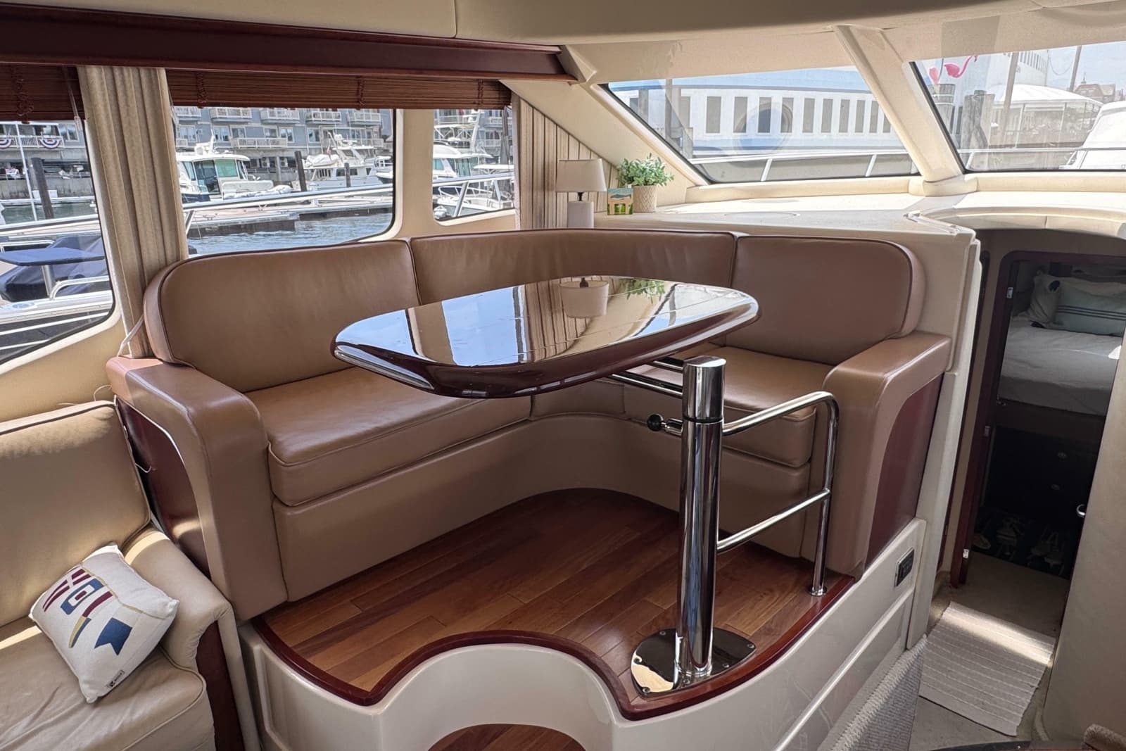 2006 Sea Ray 44 Sedan Bridge - Photo 23