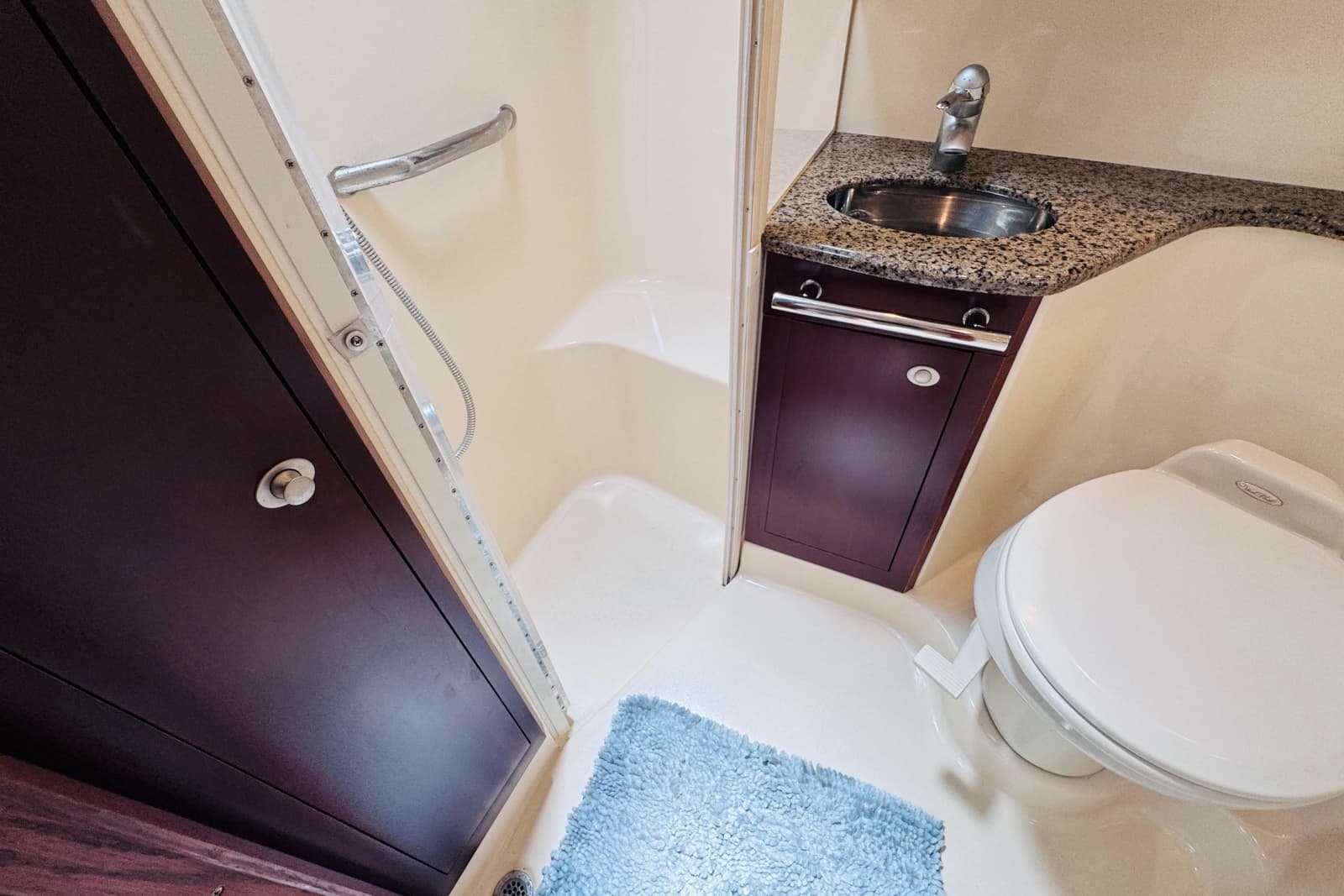 2006 Sea Ray 44 Sedan Bridge - Photo 12