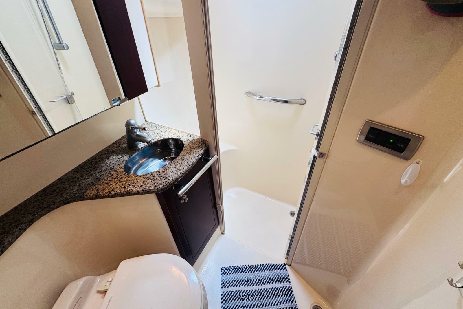 2006 Sea Ray 44 Sedan Bridge - Photo 7
