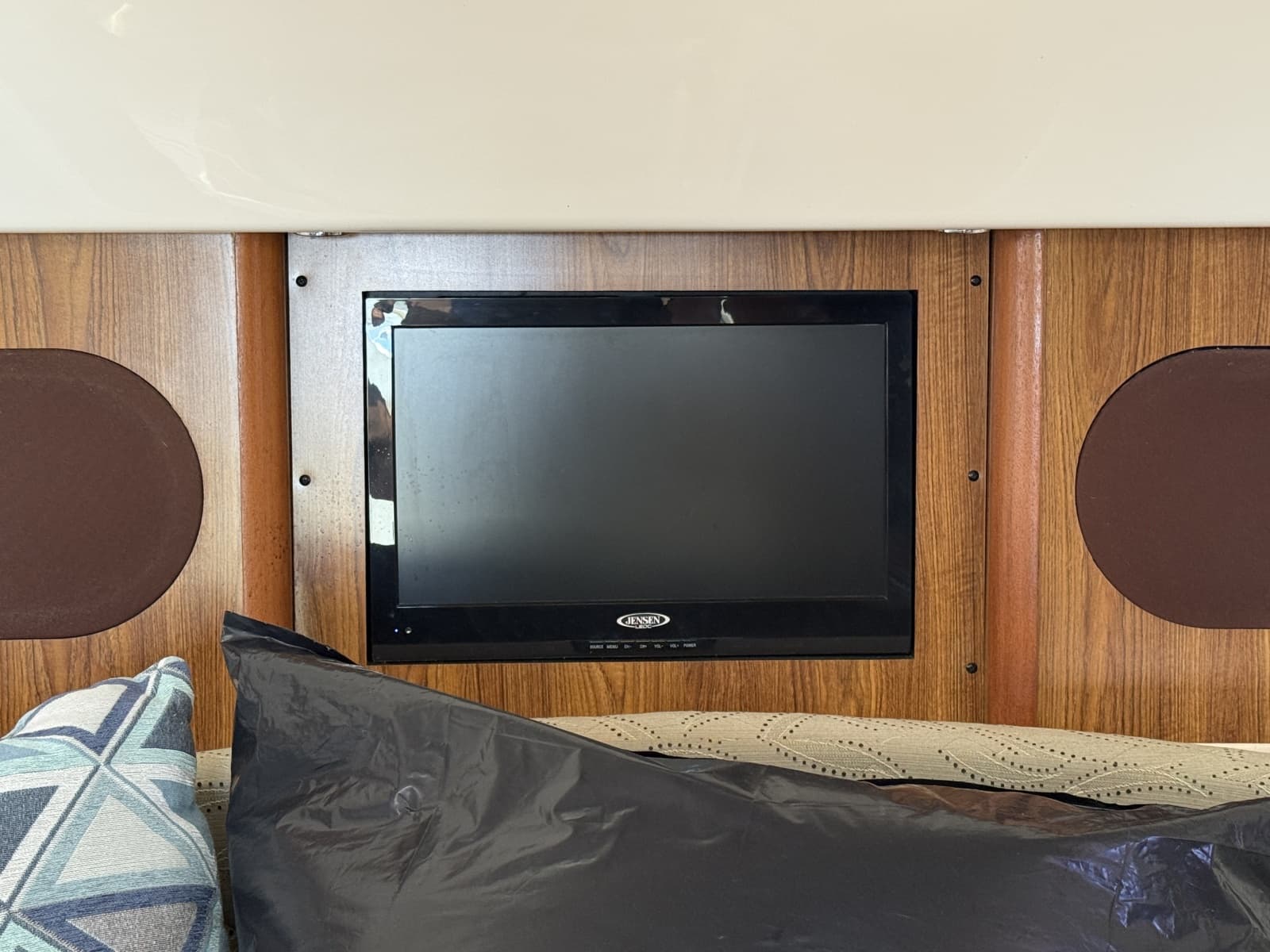 2014 Pursuit 345 Offshore - Photo 9
