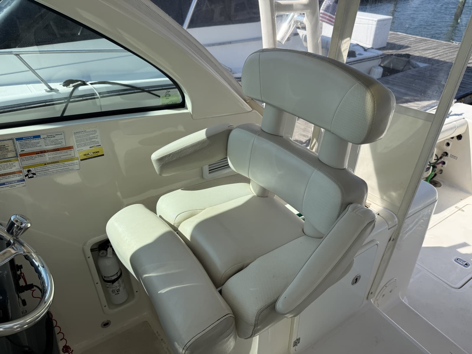 2014 Pursuit 345 Offshore - Photo 33