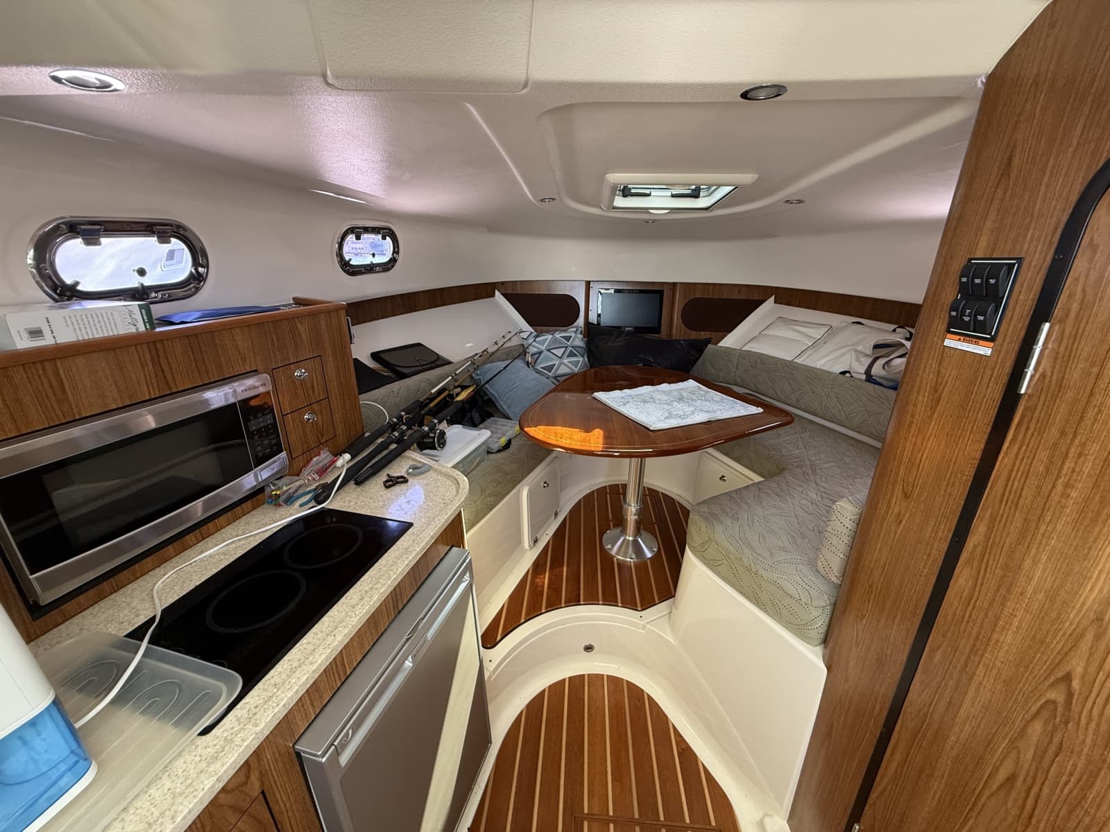 2014 Pursuit 345 Offshore - Photo 19