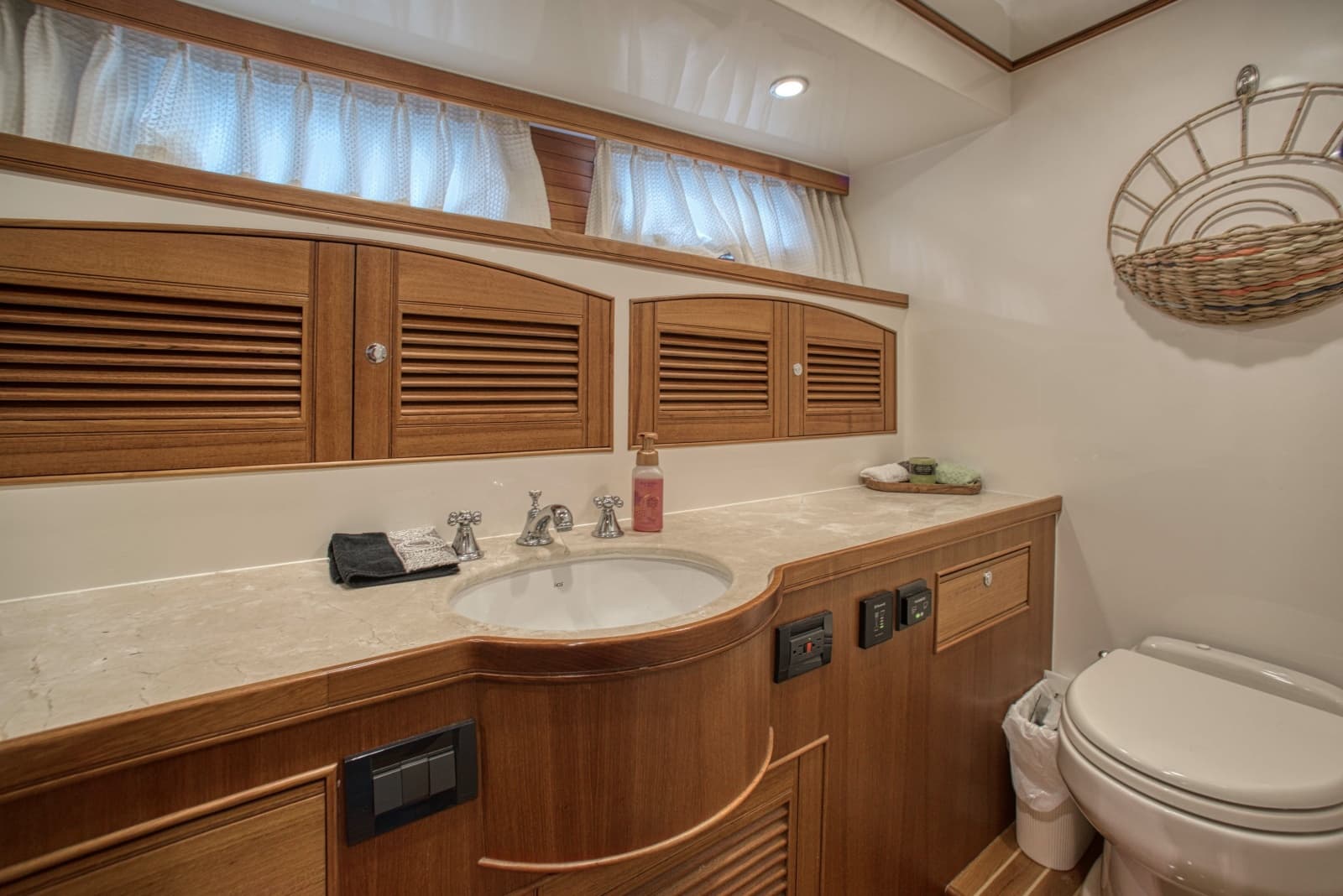 2016 Marlow Explorer 58E - Photo 26
