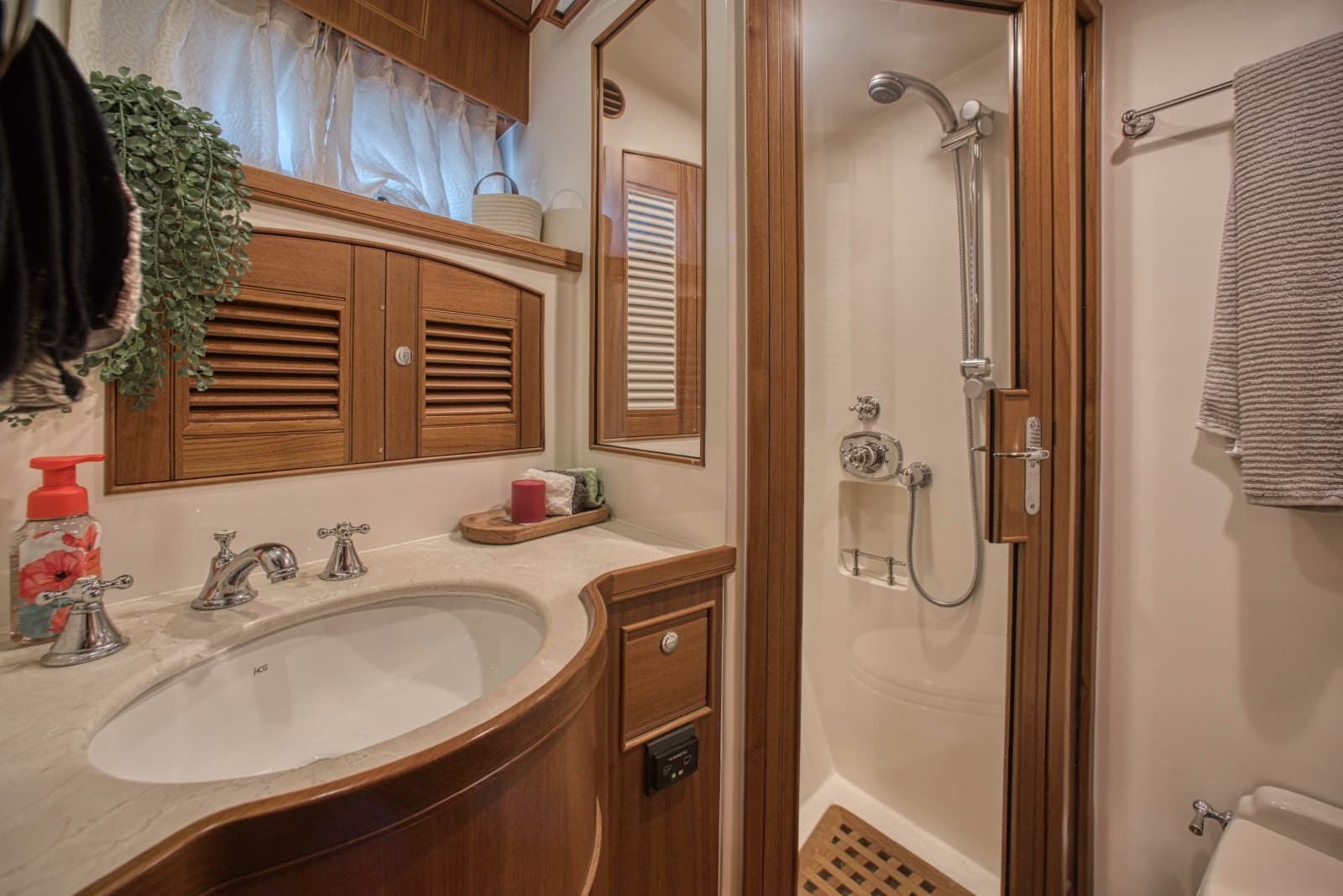 2016 Marlow Explorer 58E - Photo 27