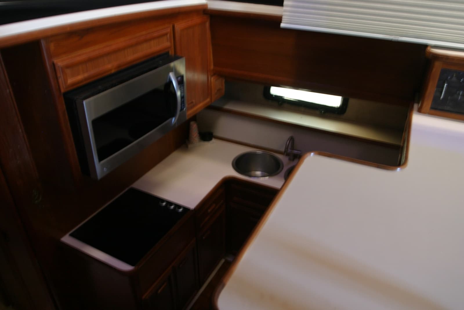 1989 Carver  - Photo 2