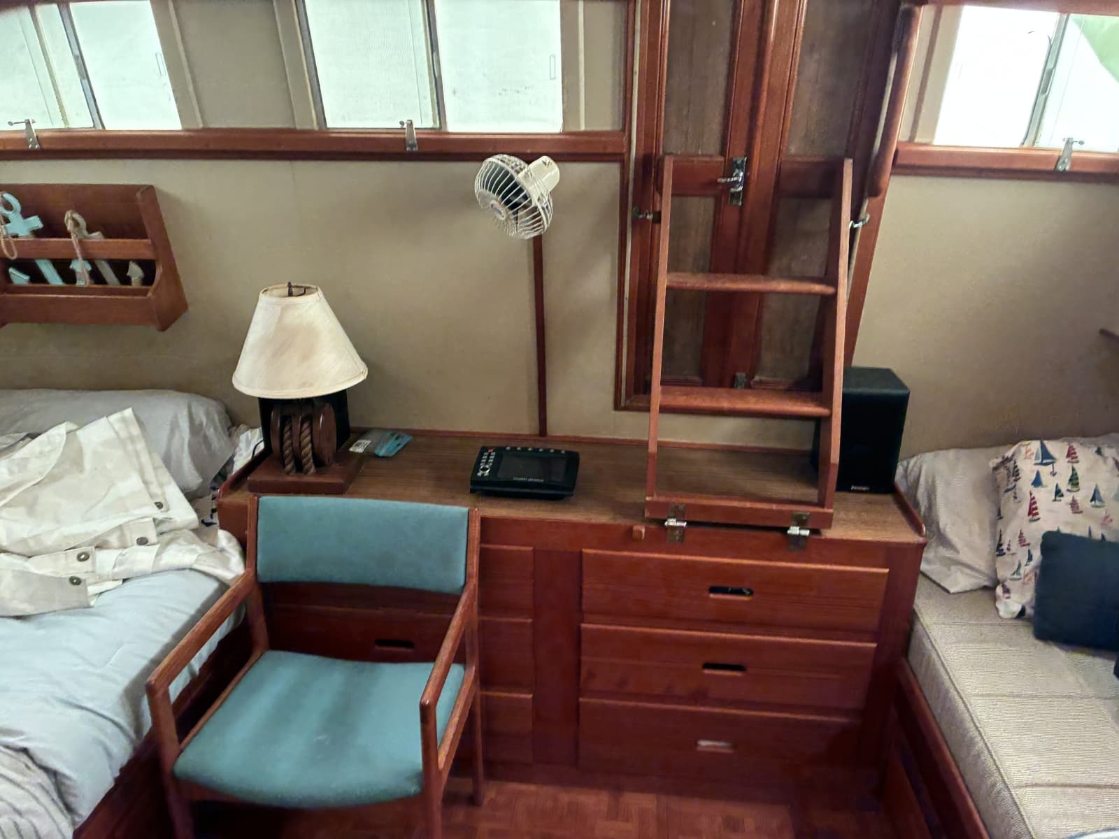 1990 Grand Banks  - Photo 11