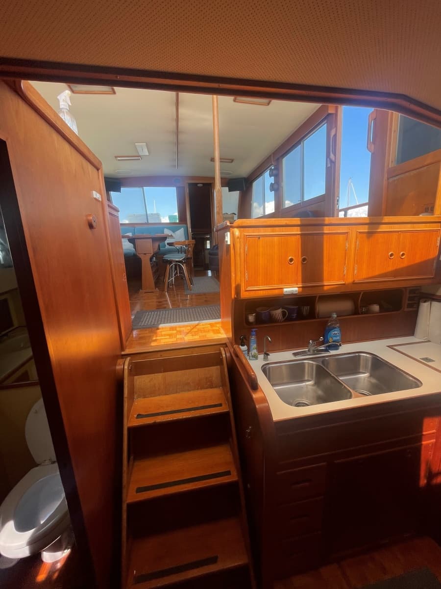 1990 Grand Banks  - Photo 3
