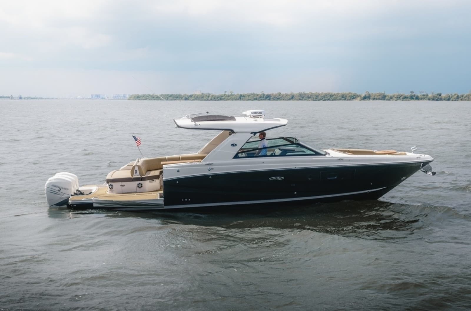 2021 Sea Ray SLX 400 Outboard - Photo 1