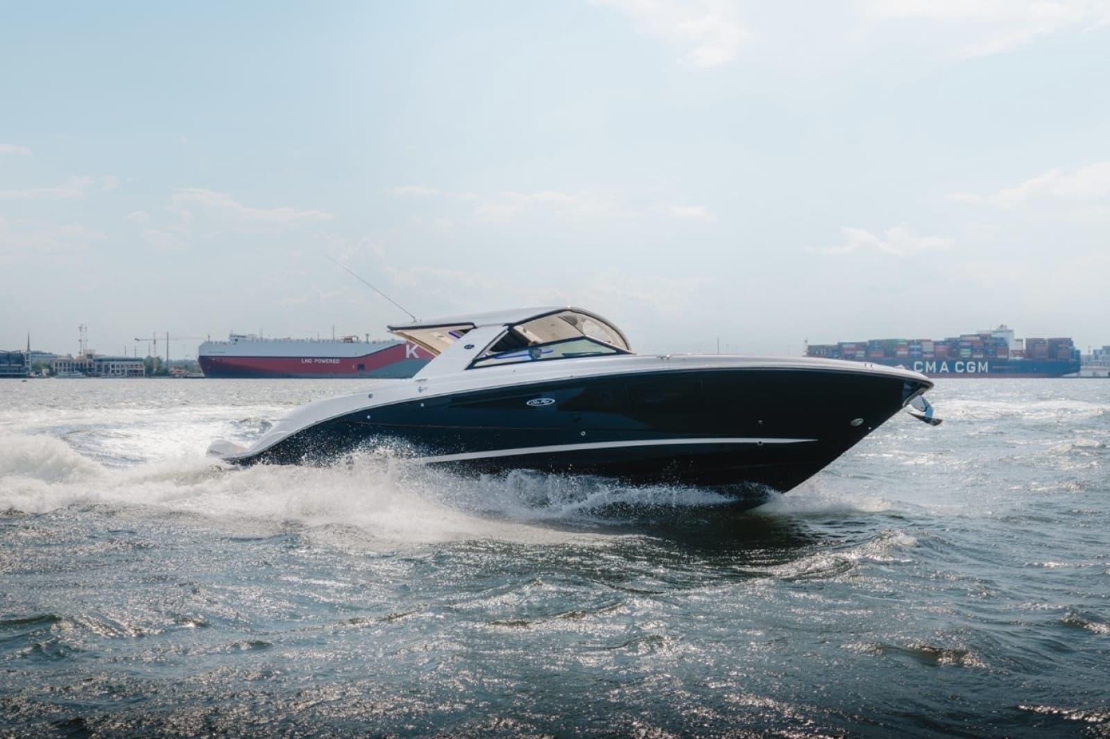 2021 Sea Ray SLX 400 Outboard - Photo 2