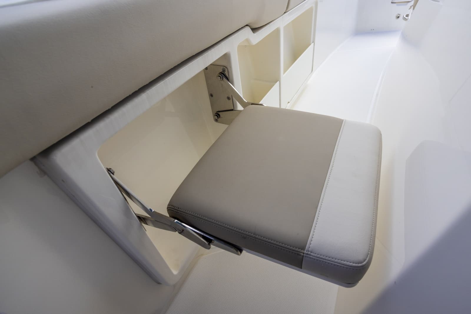 2023 Boston Whaler 360 Outrage - Photo 33