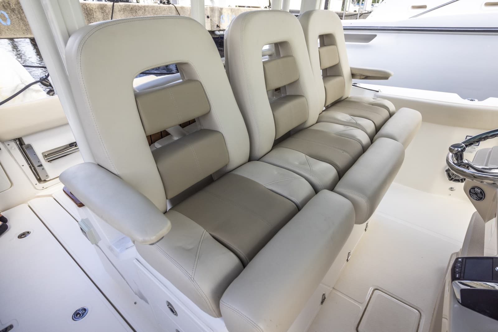 2023 Boston Whaler 360 Outrage - Photo 30