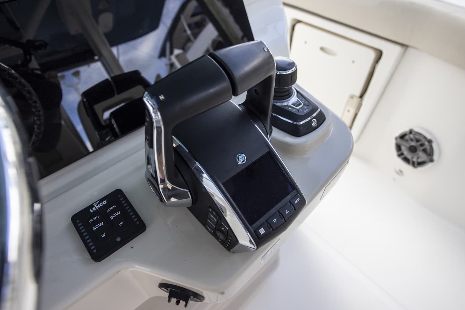 2023 Boston Whaler 360 Outrage - Photo 20