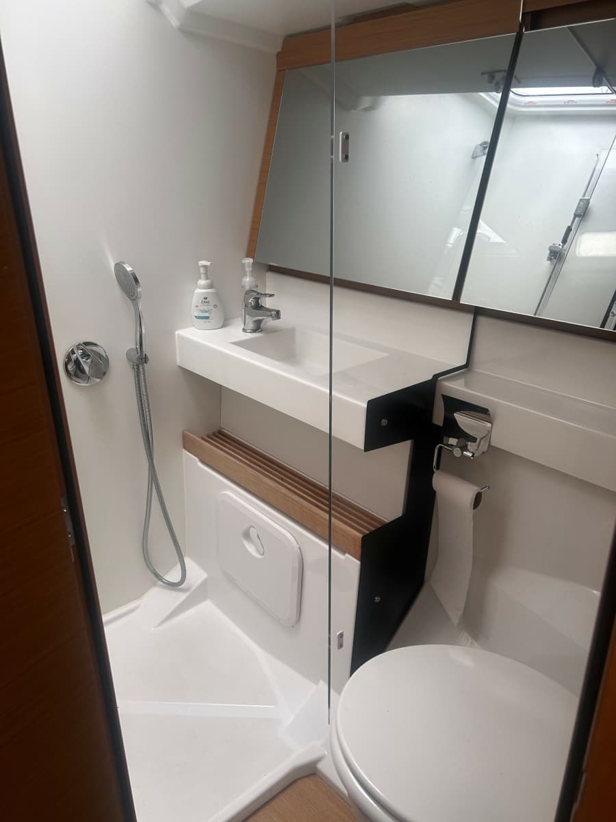 2019 Jeanneau Sun Odyssey 440 - Photo 20