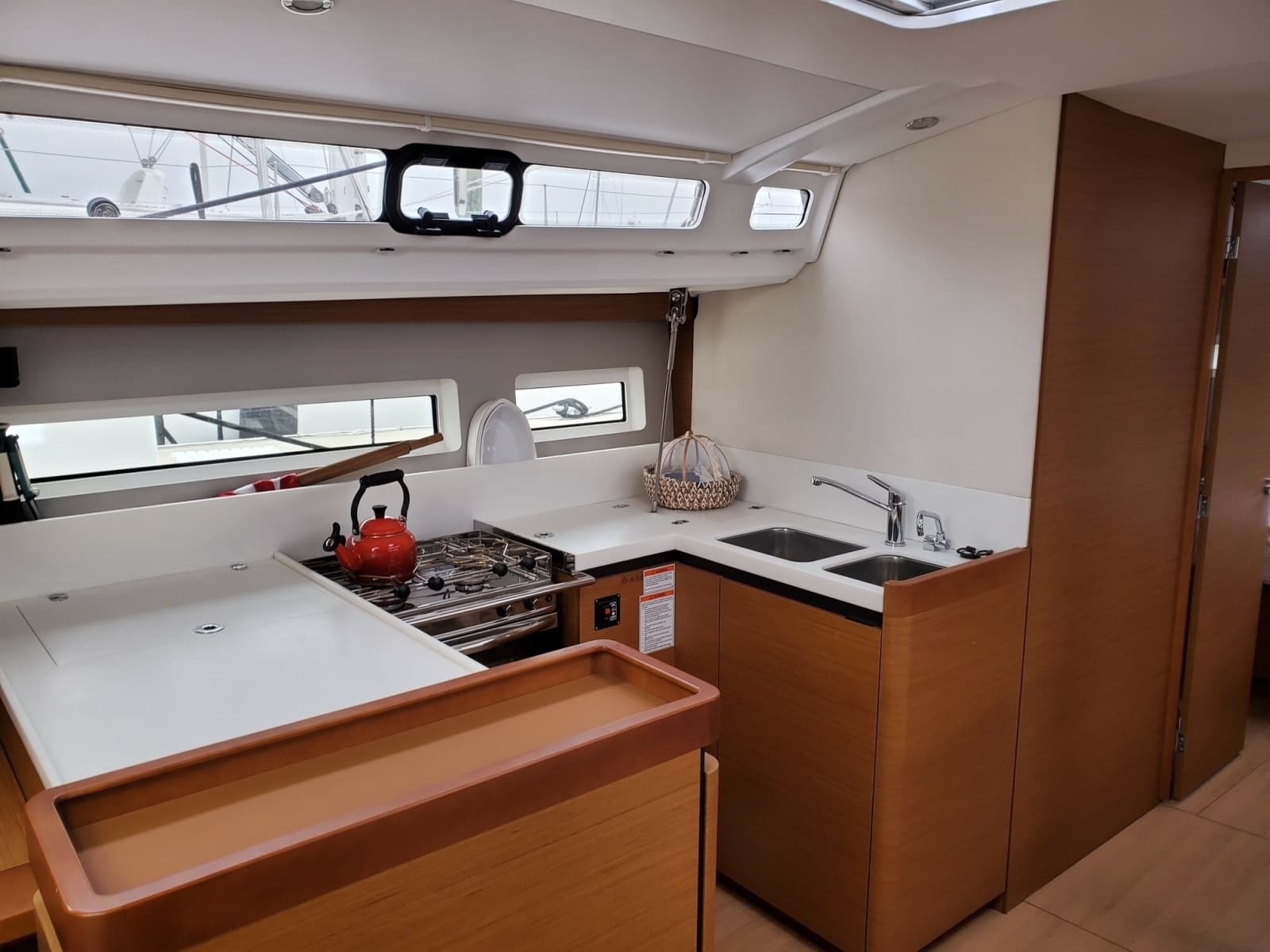 2019 Jeanneau Sun Odyssey 440 - Photo 8