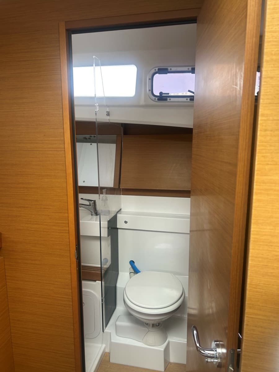 2019 Jeanneau Sun Odyssey 440 - Photo 11