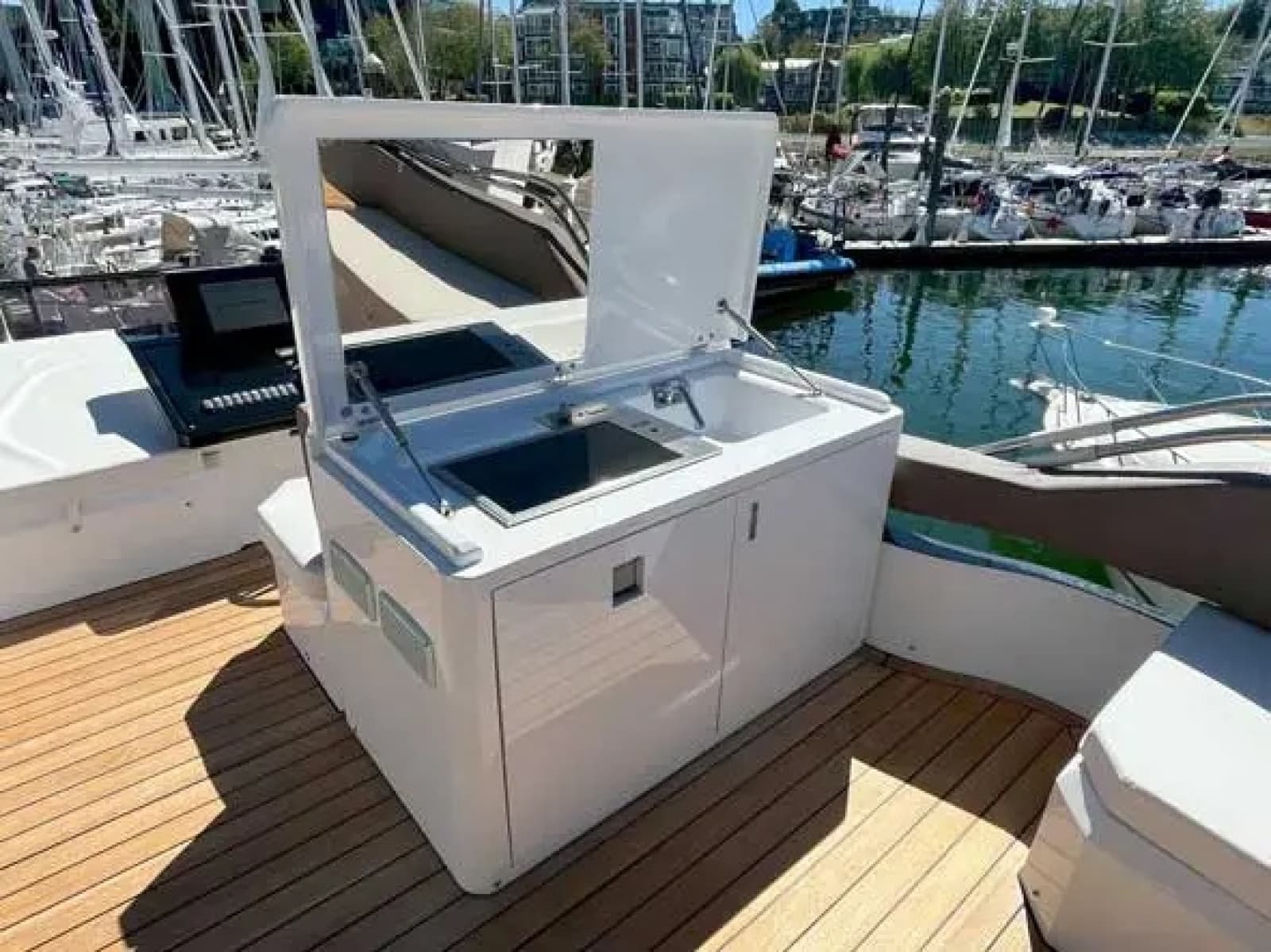 2025 Sessa F47 - Photo 6