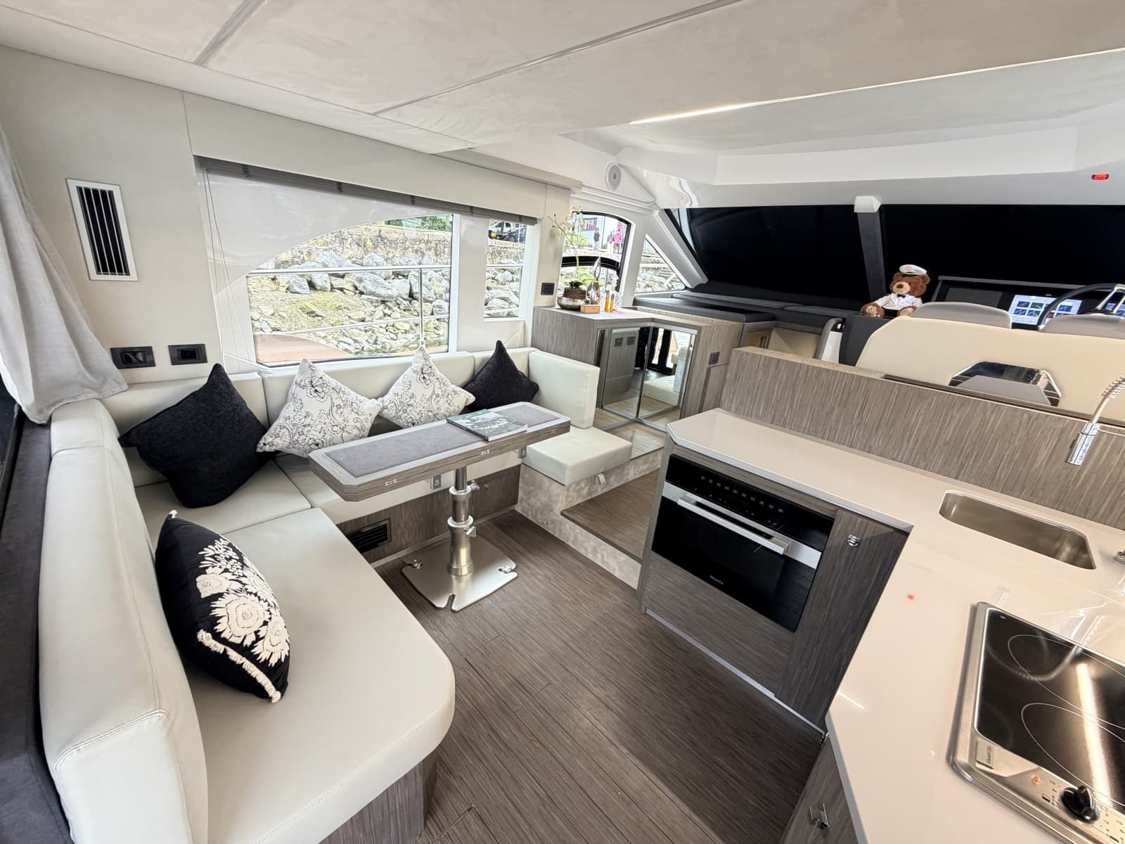 2025 Sessa F47 - Photo 55