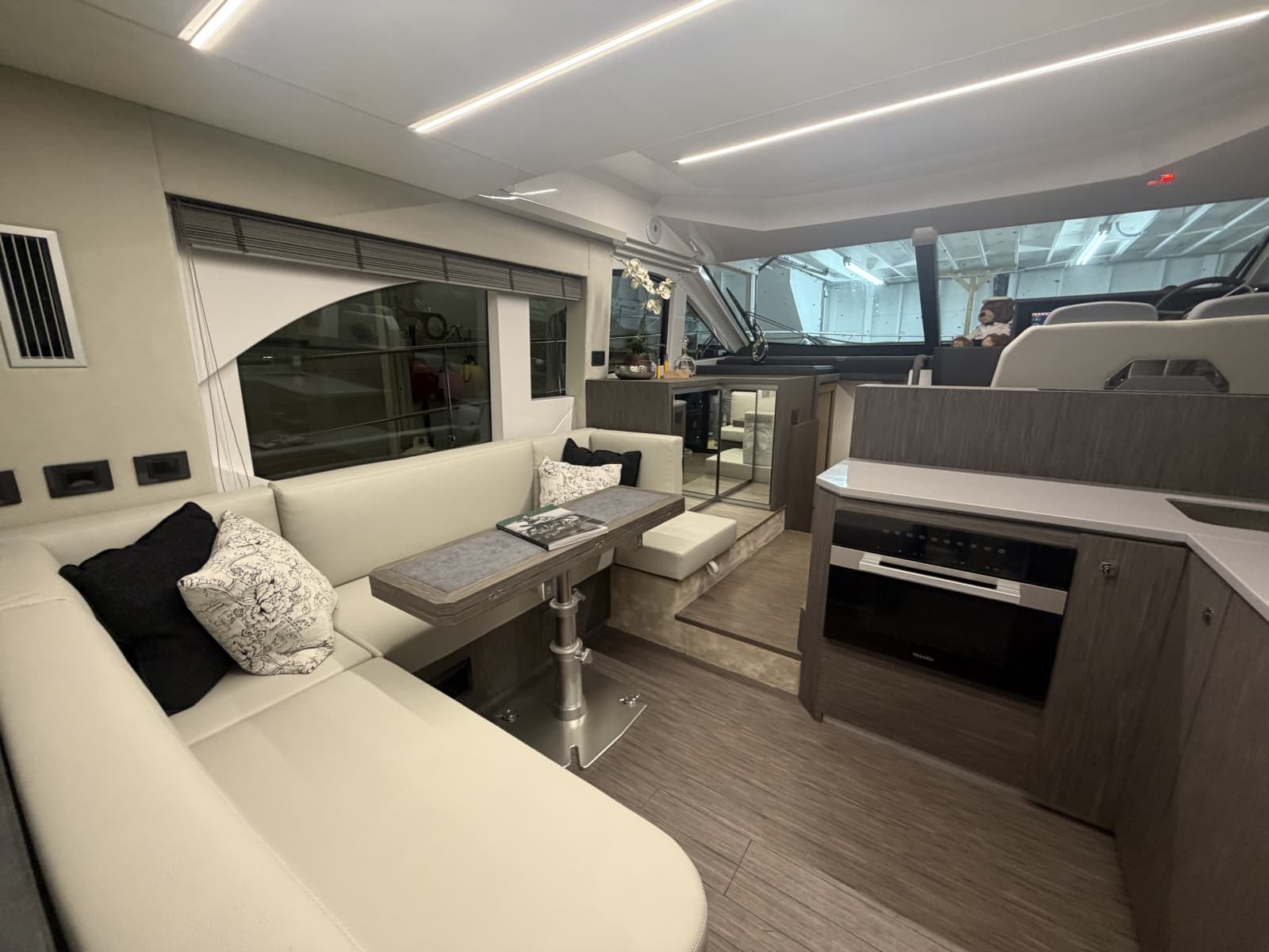 2025 Sessa F47 - Photo 35