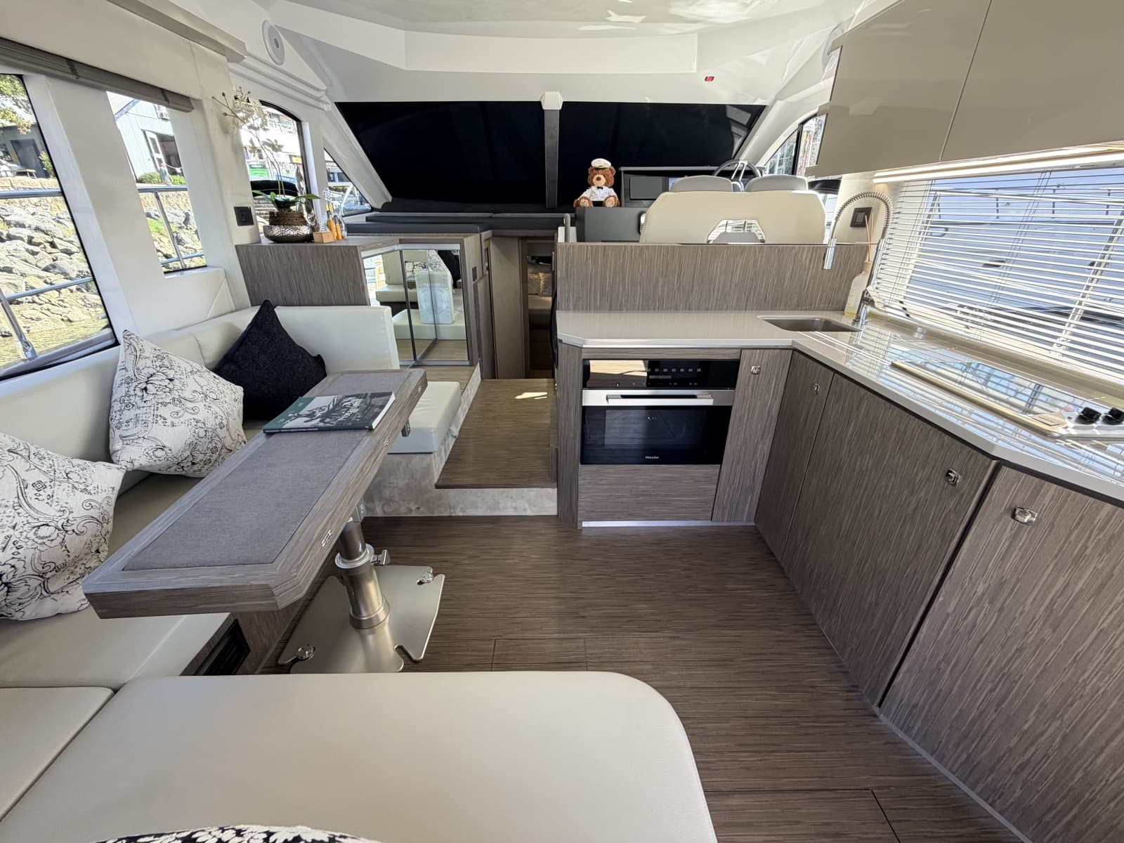 2025 Sessa F47 - Photo 52