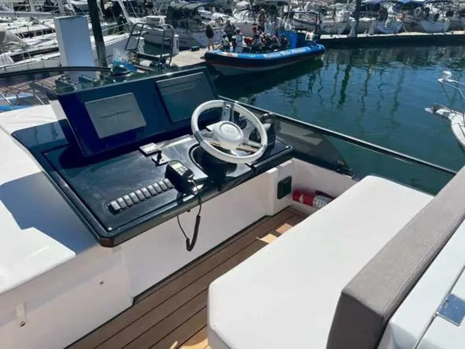 2025 Sessa F47 - Photo 8