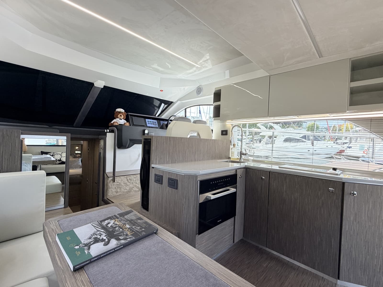 2025 Sessa F47 - Photo 47