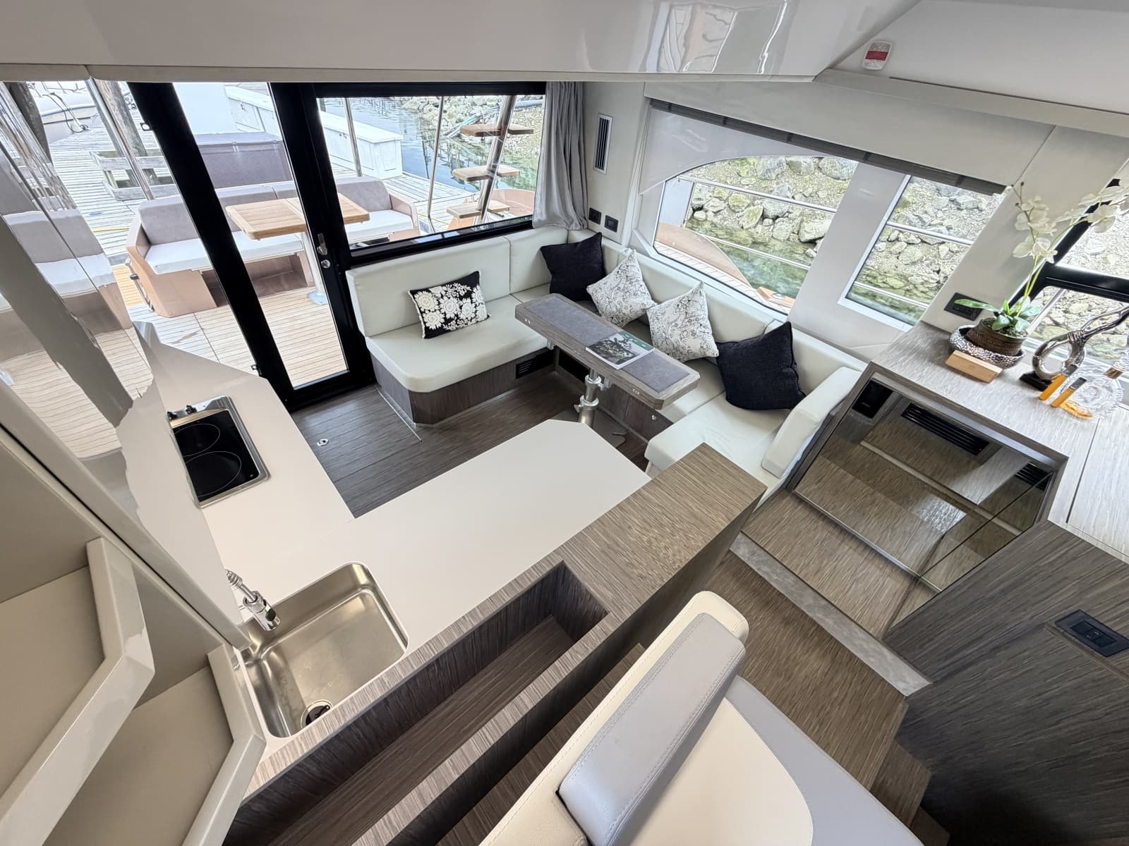 2025 Sessa F47 - Photo 46