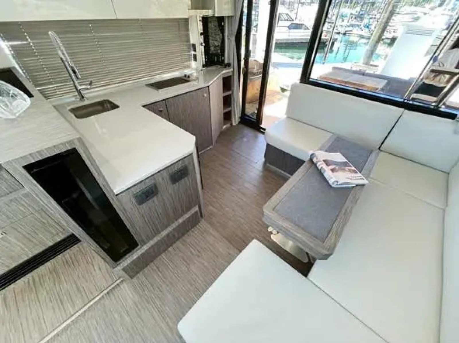 2025 Sessa F47 - Photo 25
