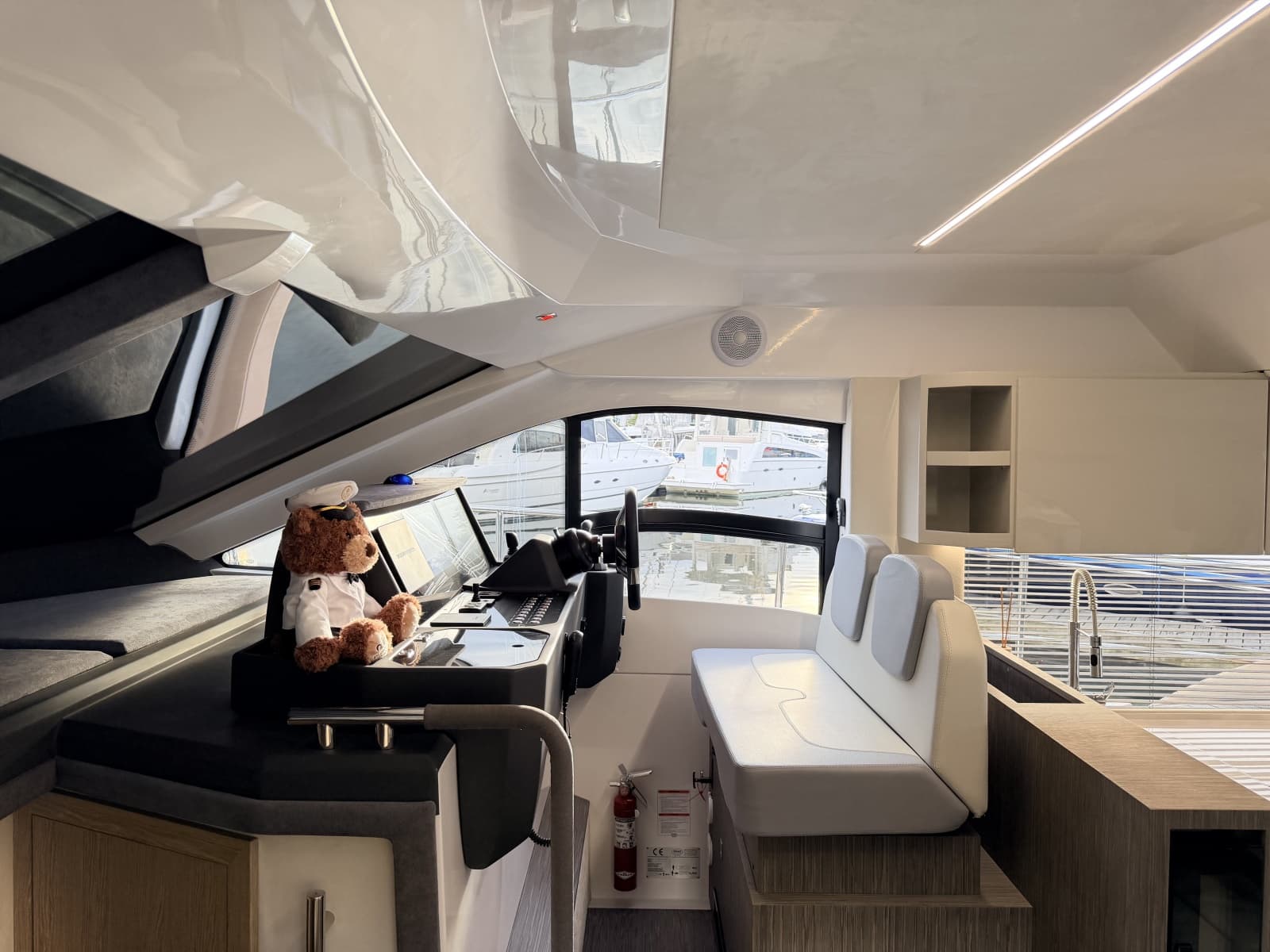 2025 Sessa F47 - Photo 48
