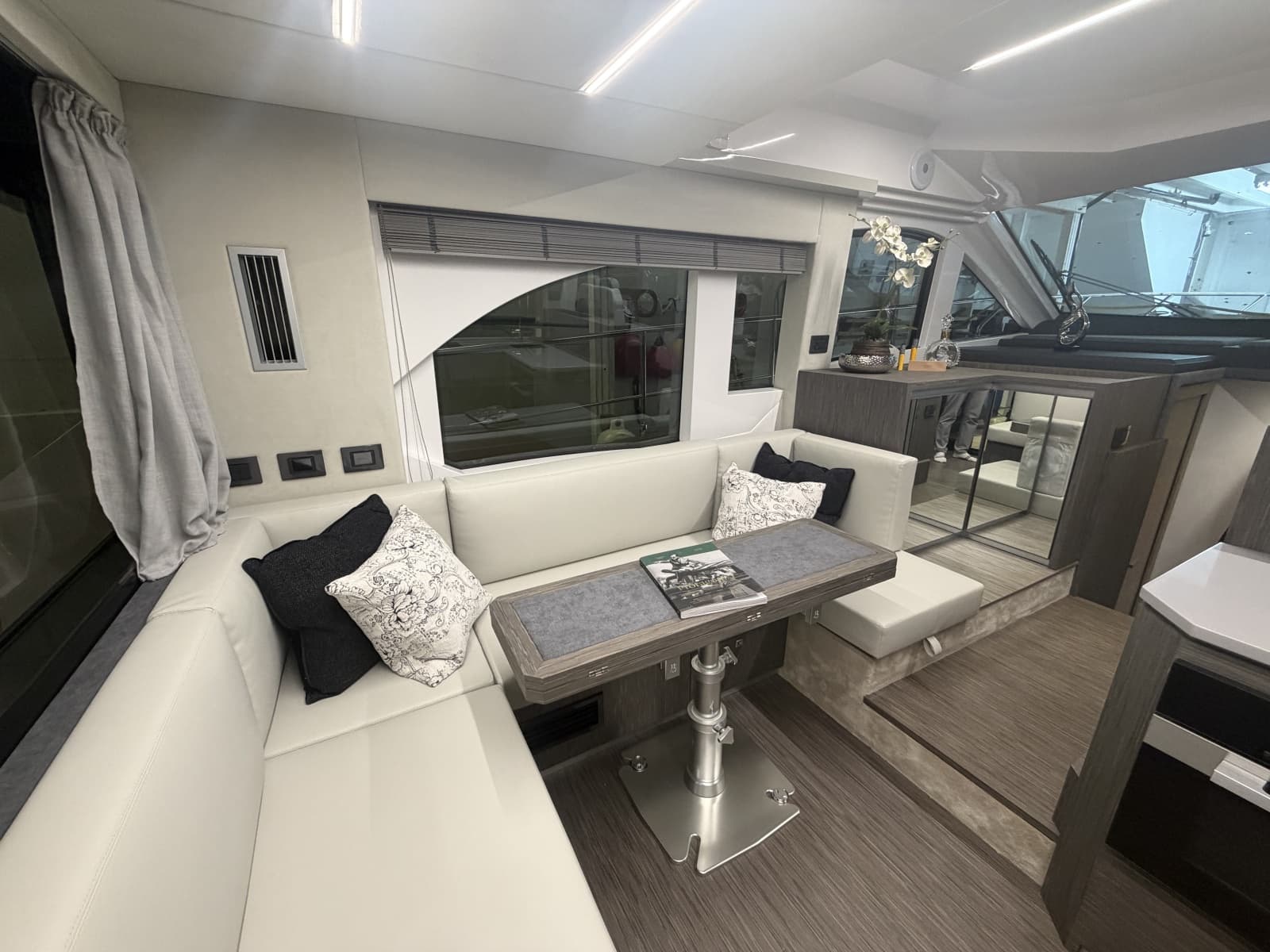 2025 Sessa F47 - Photo 29