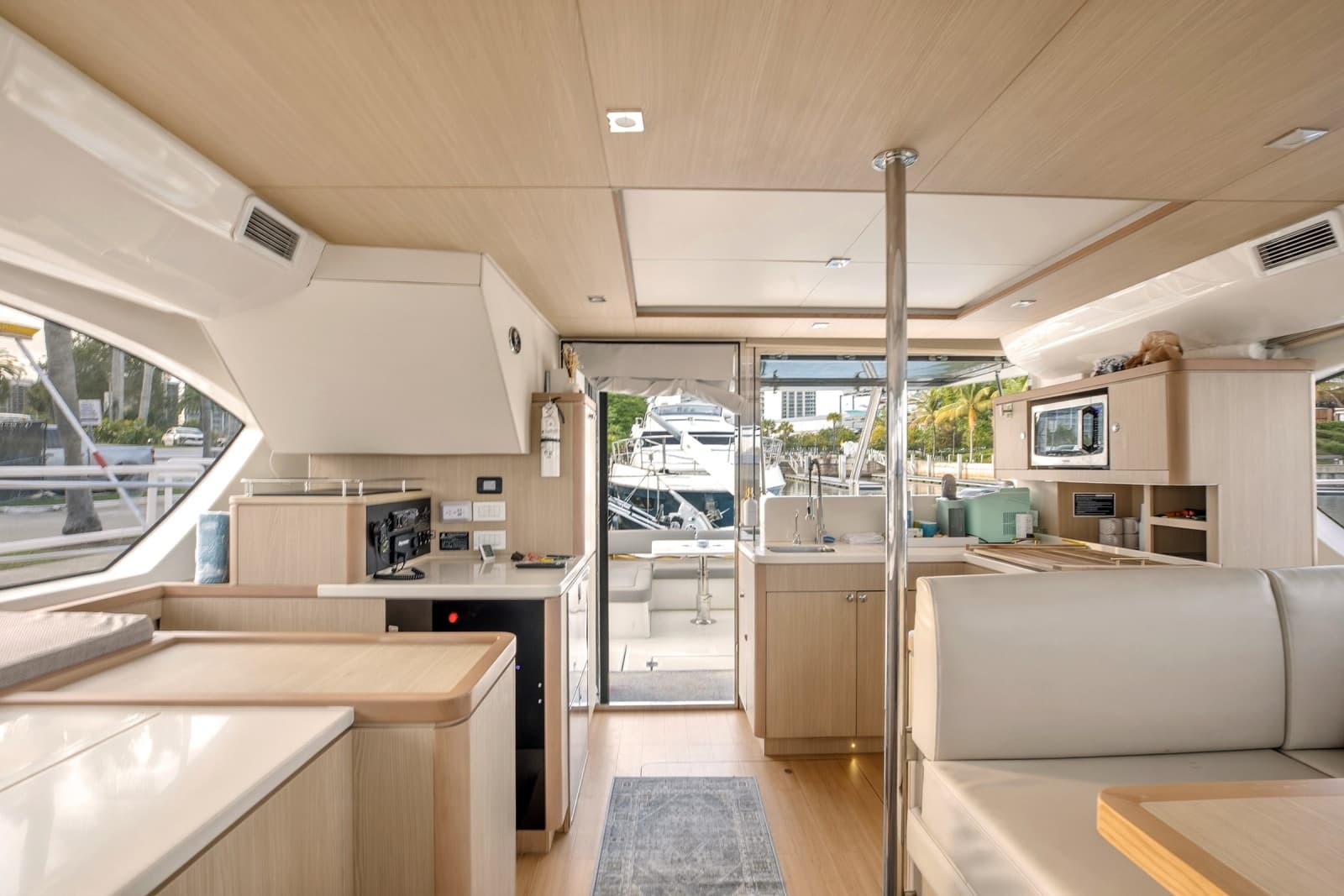 2021 Aquila 44 PowerCat - Photo 4