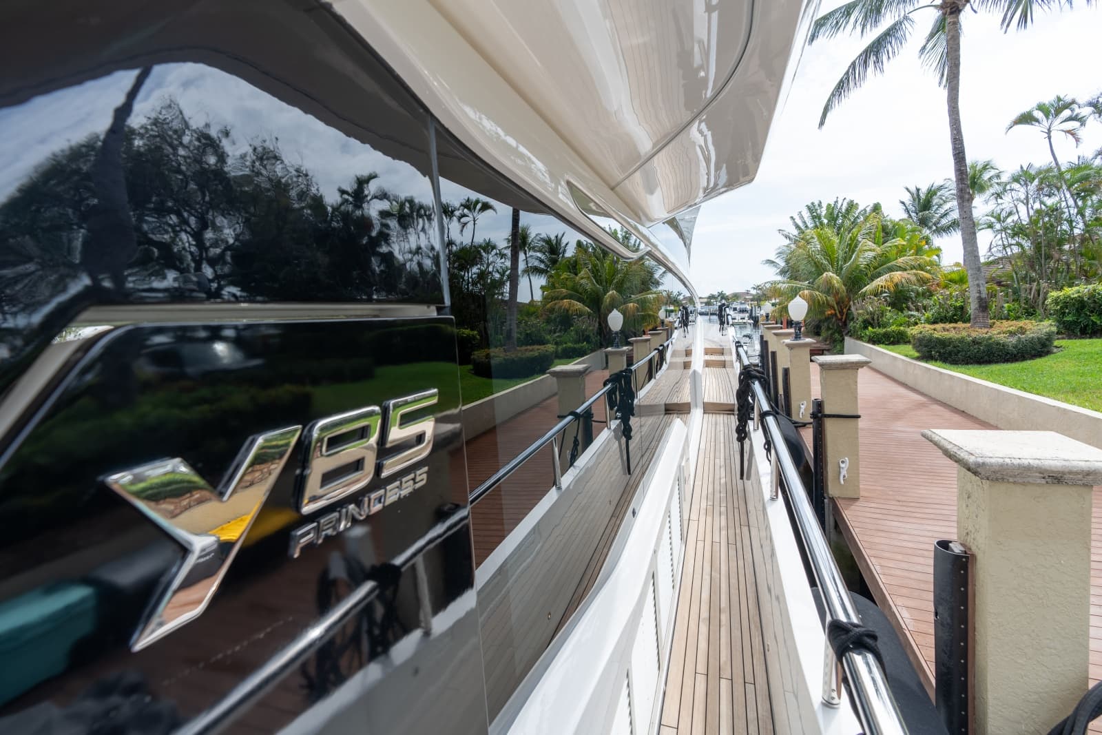 2019 Princess Y85 - Photo 45