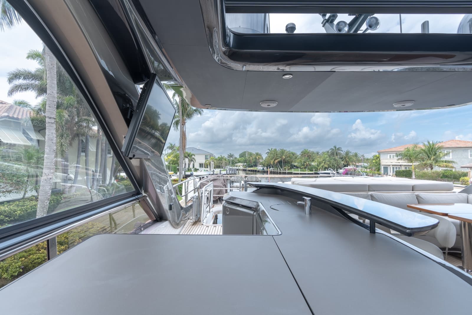 2019 Princess Y85 - Photo 54