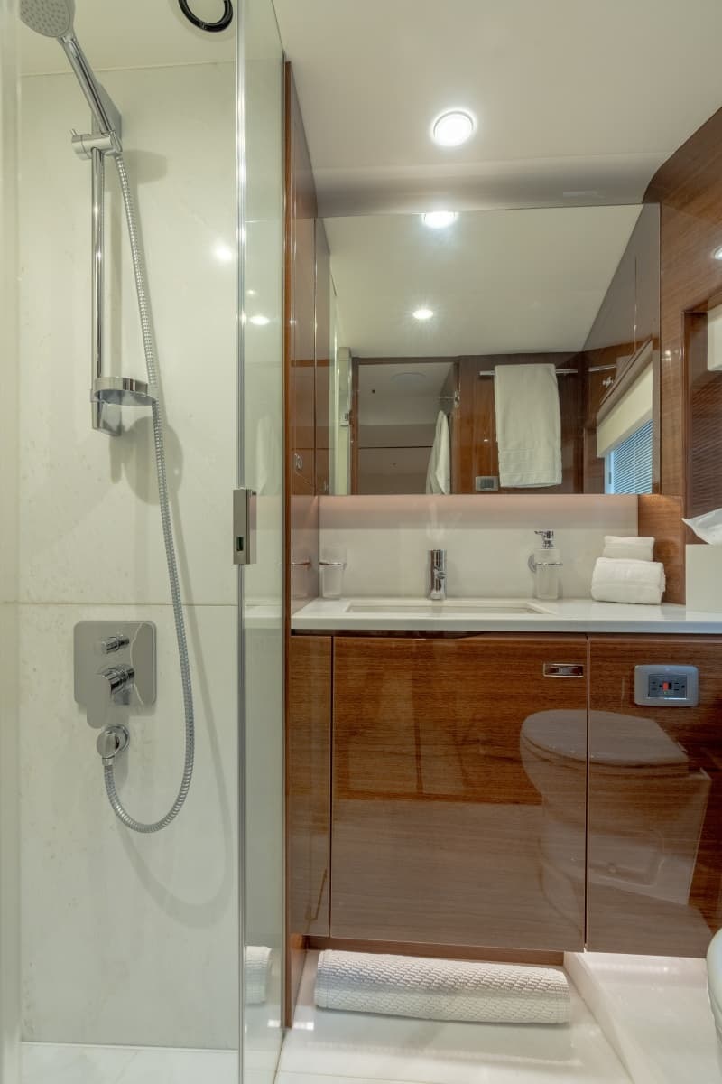2019 Princess Y85 - Photo 29