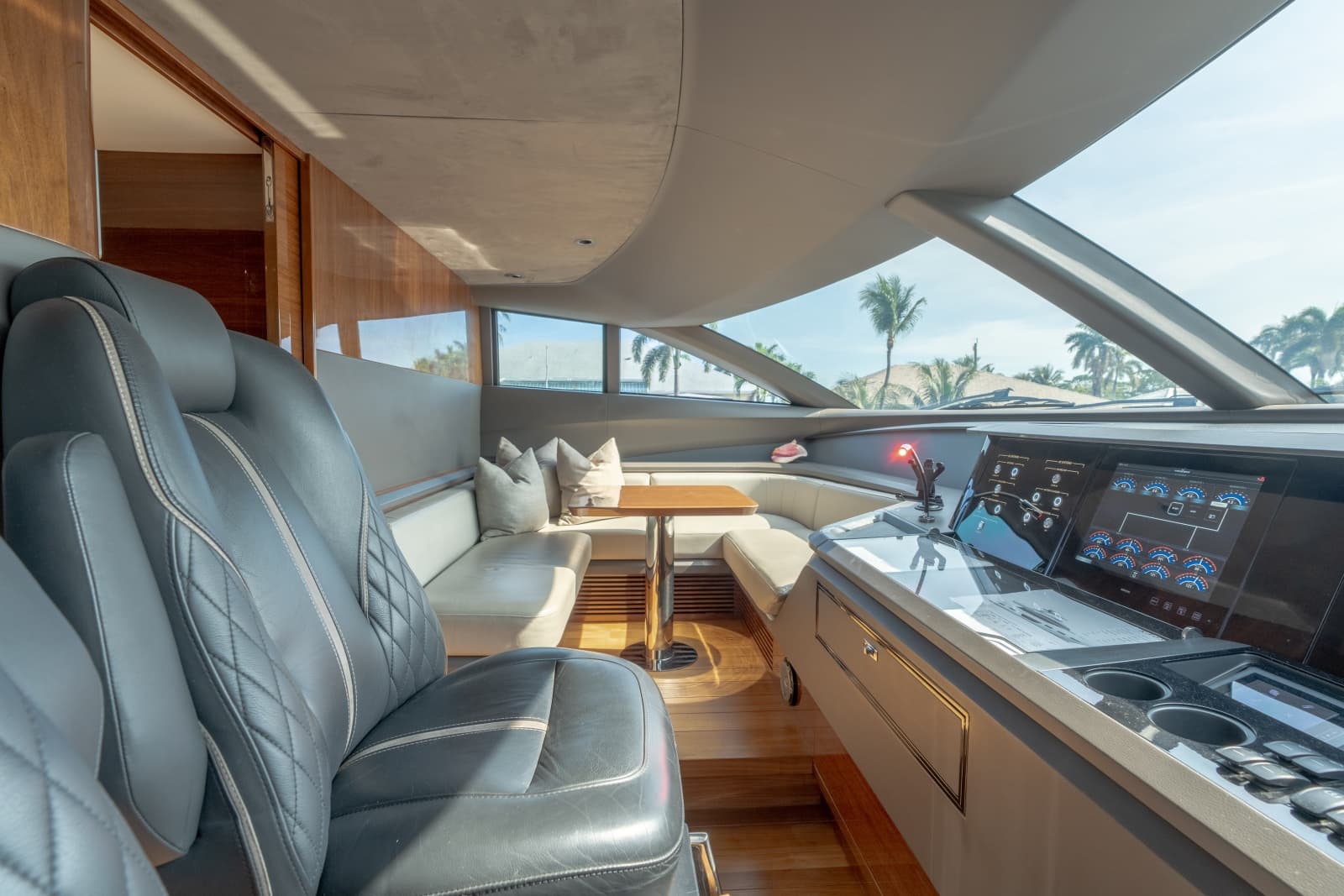 2019 Princess Y85 - Photo 14