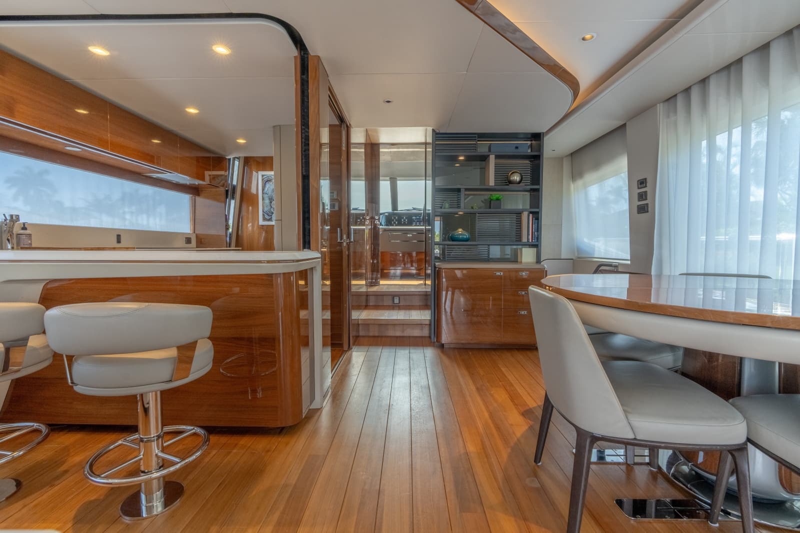 2019 Princess Y85 - Photo 8