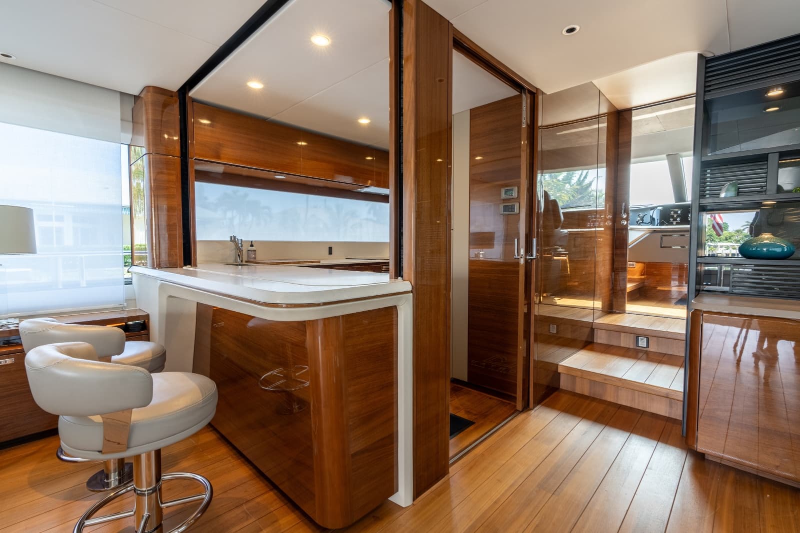 2019 Princess Y85 - Photo 9