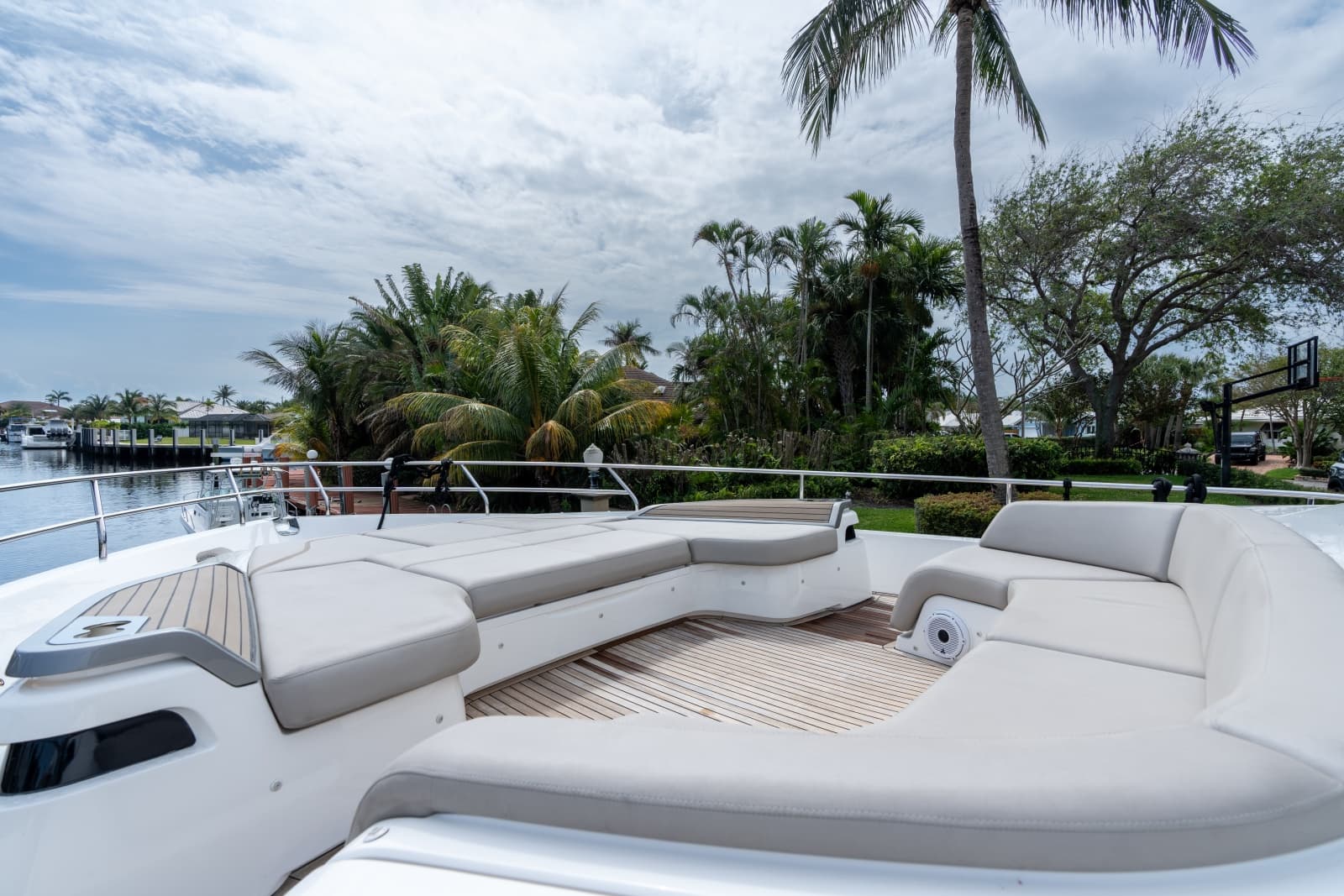 2019 Princess Y85 - Photo 48