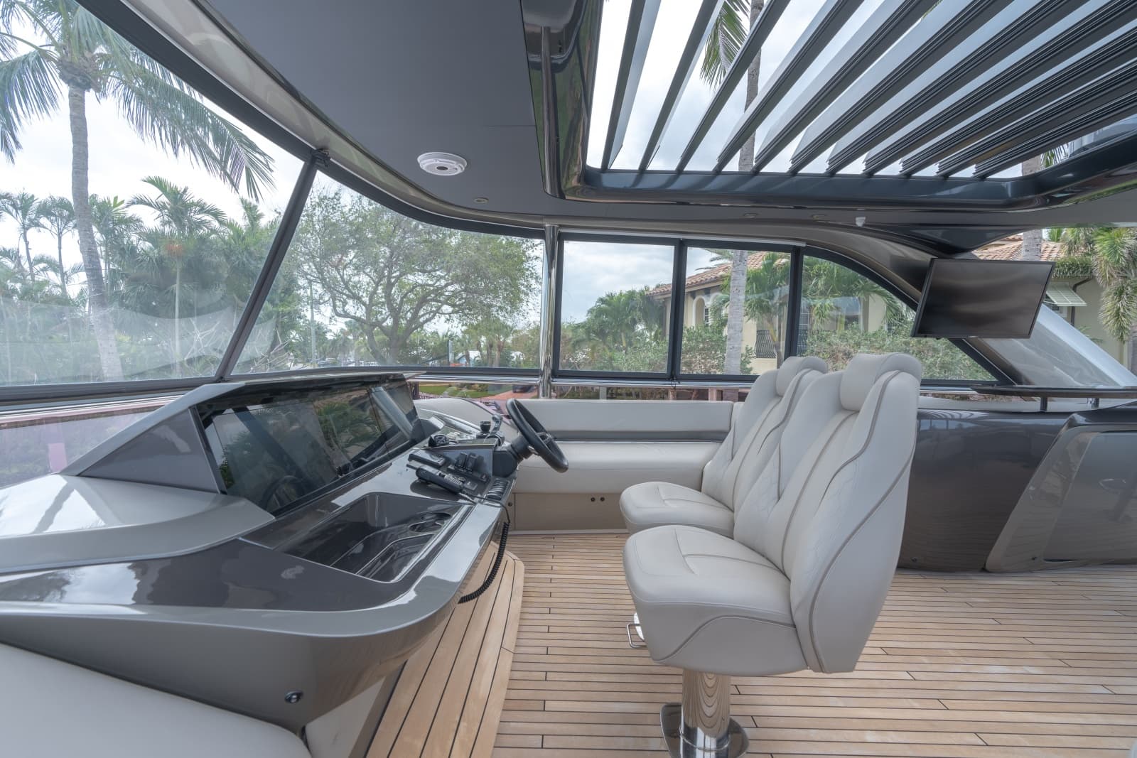 2019 Princess Y85 - Photo 59