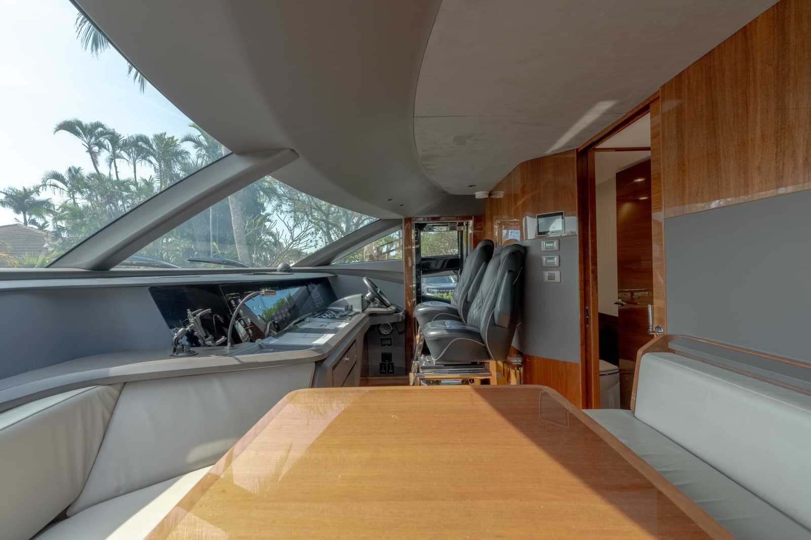 2019 Princess Y85 - Photo 17